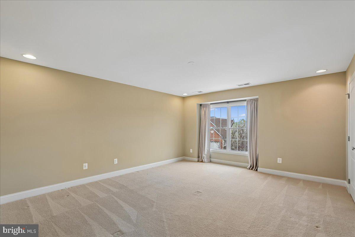 LOUDOUN VALLEY ESTATES 2 - Residential