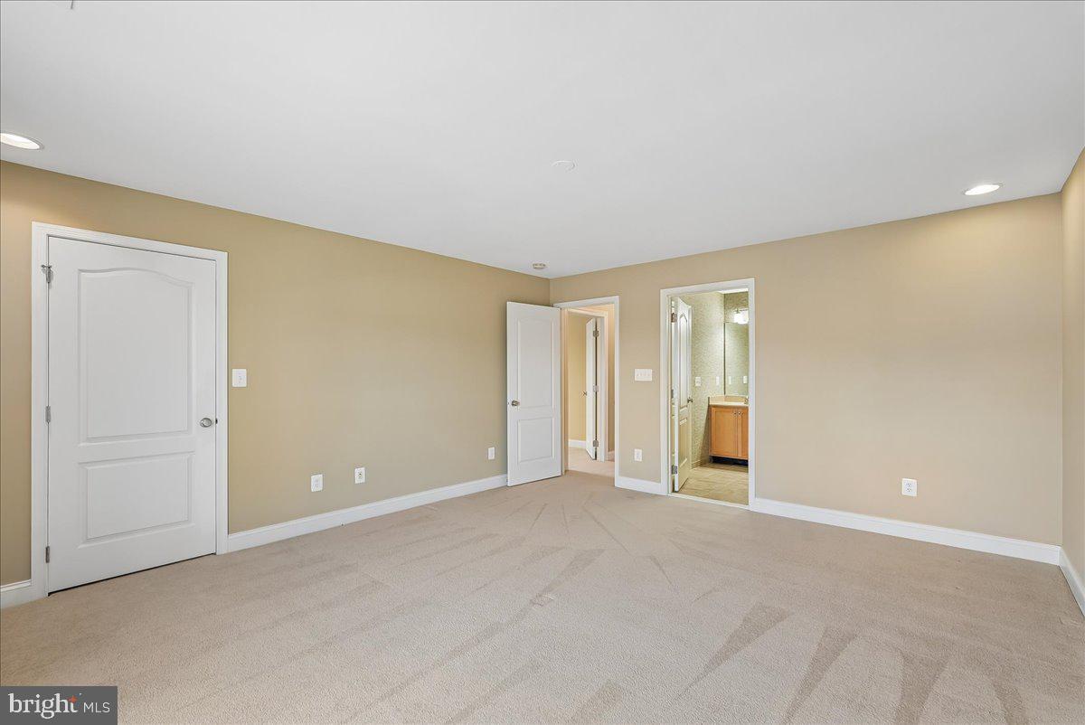 LOUDOUN VALLEY ESTATES 2 - Residential