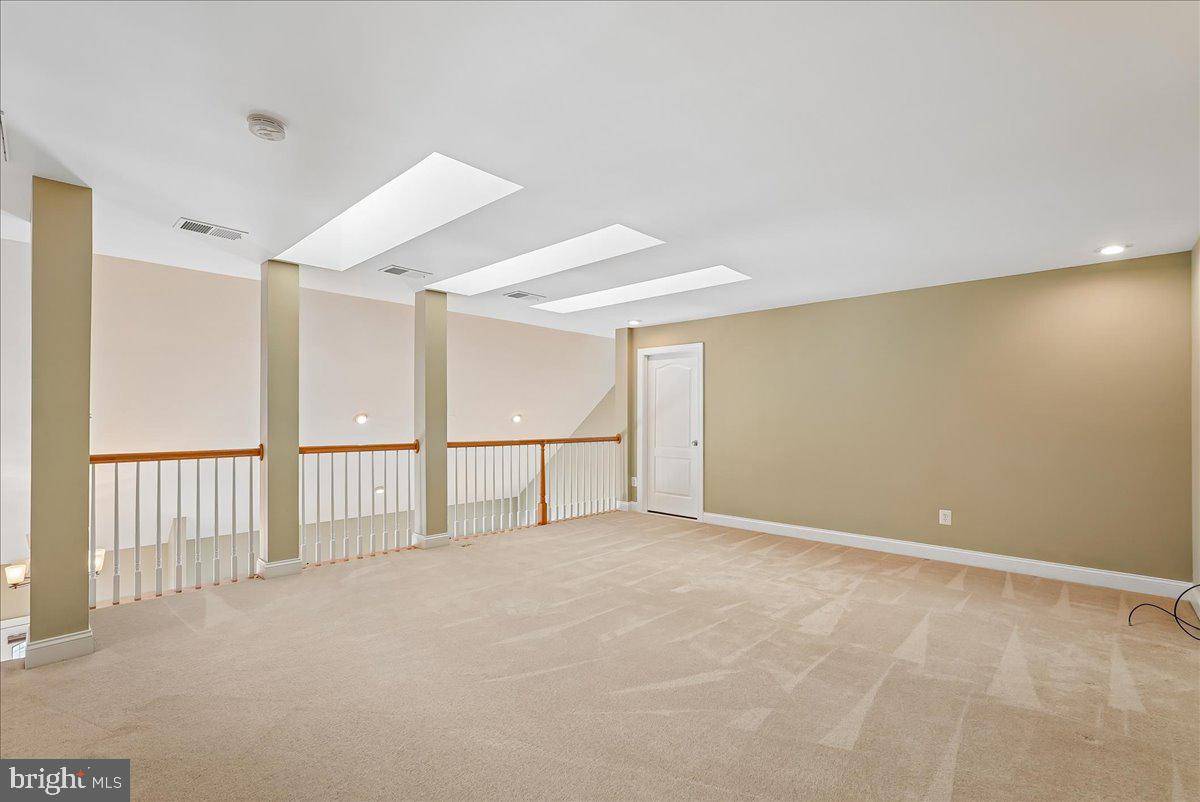 LOUDOUN VALLEY ESTATES 2 - Residential