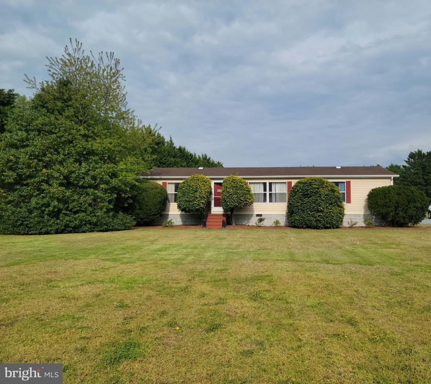 Attention buyers this is a very nice home waiting on your personal touch and move into.
This house has 3 bedrooms and 2 full baths with walk in closets sits on 1.25 acre. This house has a Primary bedroom with a garden tub and walk in shower. This house has New cabinets and vanities. This house the central air is new and has a nice big barn shed in the back yard. This property is minutes from Suicide Bridge restaurant, Preston, East New Market and the town of Hurlock.
This house has new ceramic tile floors in the kitchen and bathrooms 
This house has a separate dining room and laundry room.
   come ready willing and able and say Yes to the Address!