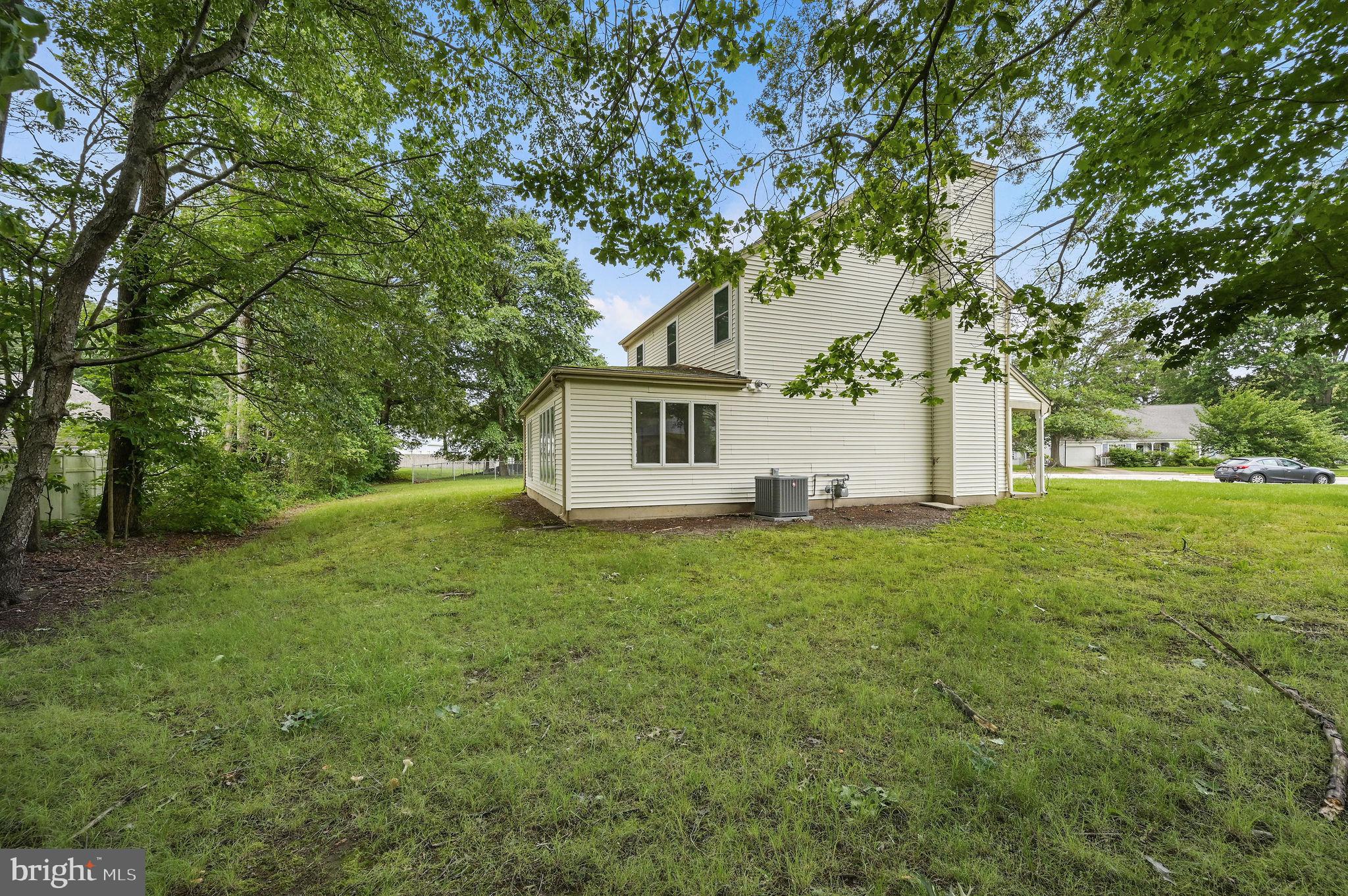 4 BRIARWOOD COURT