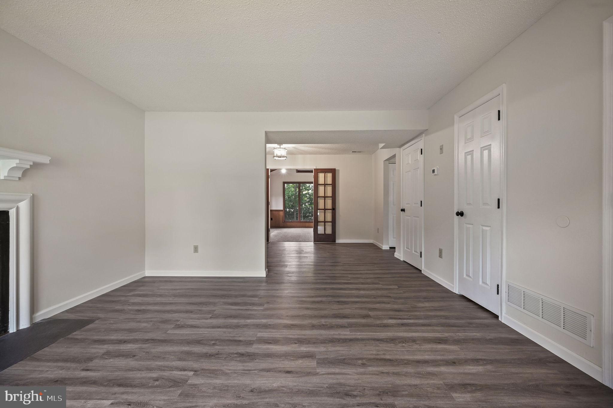 4 BRIARWOOD COURT