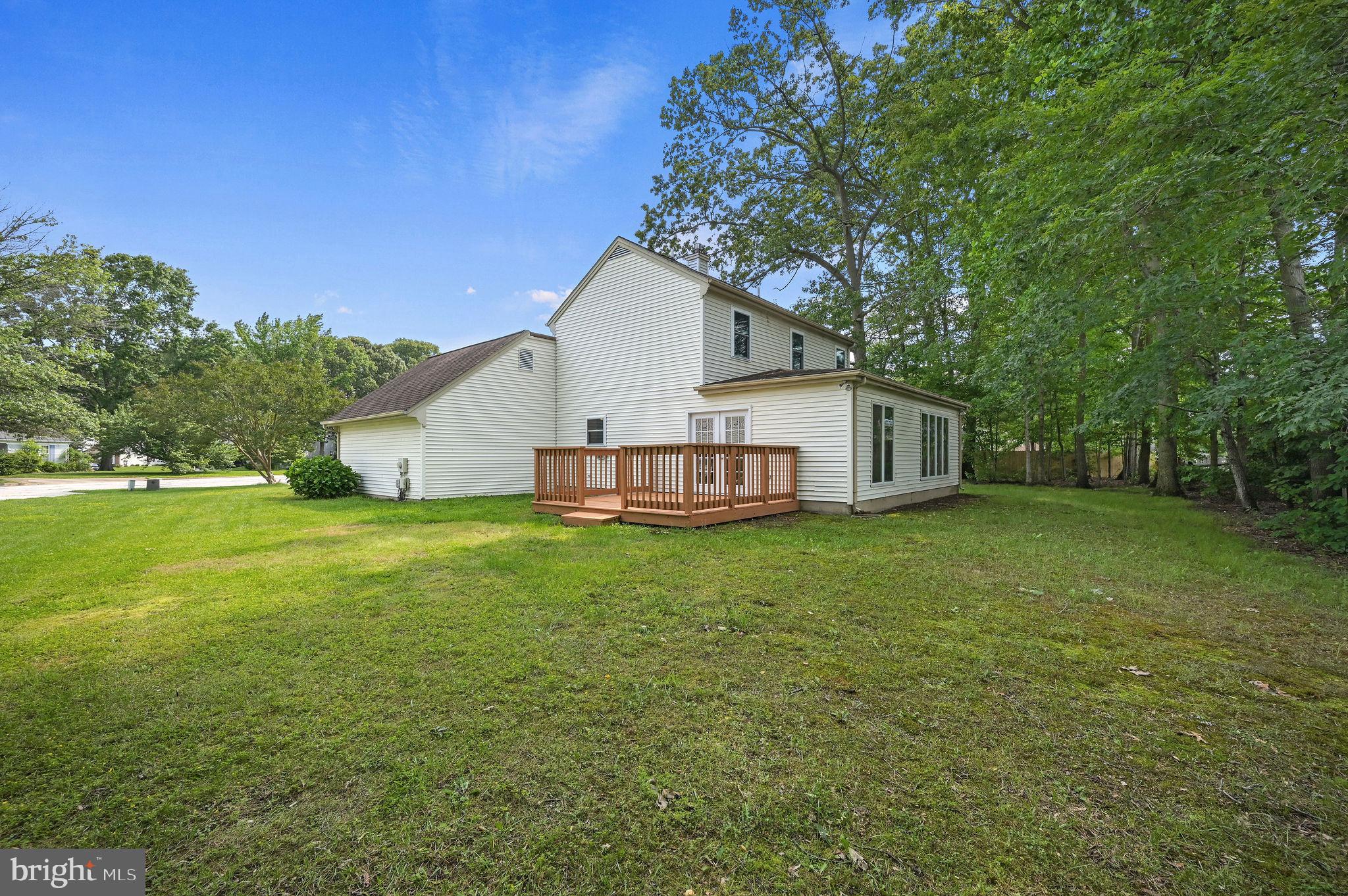 4 BRIARWOOD COURT