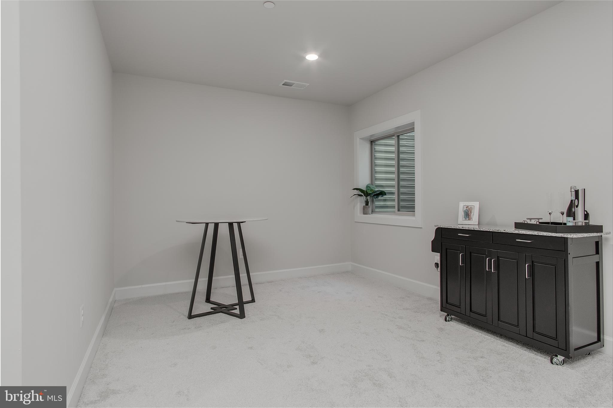 LAKE LINGANORE - Residential Lease