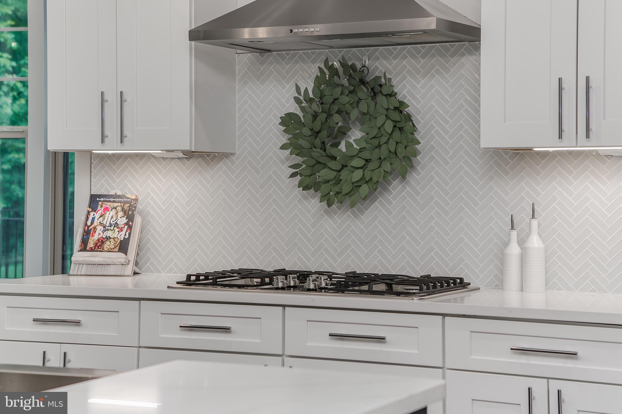 LAKE LINGANORE - Residential Lease