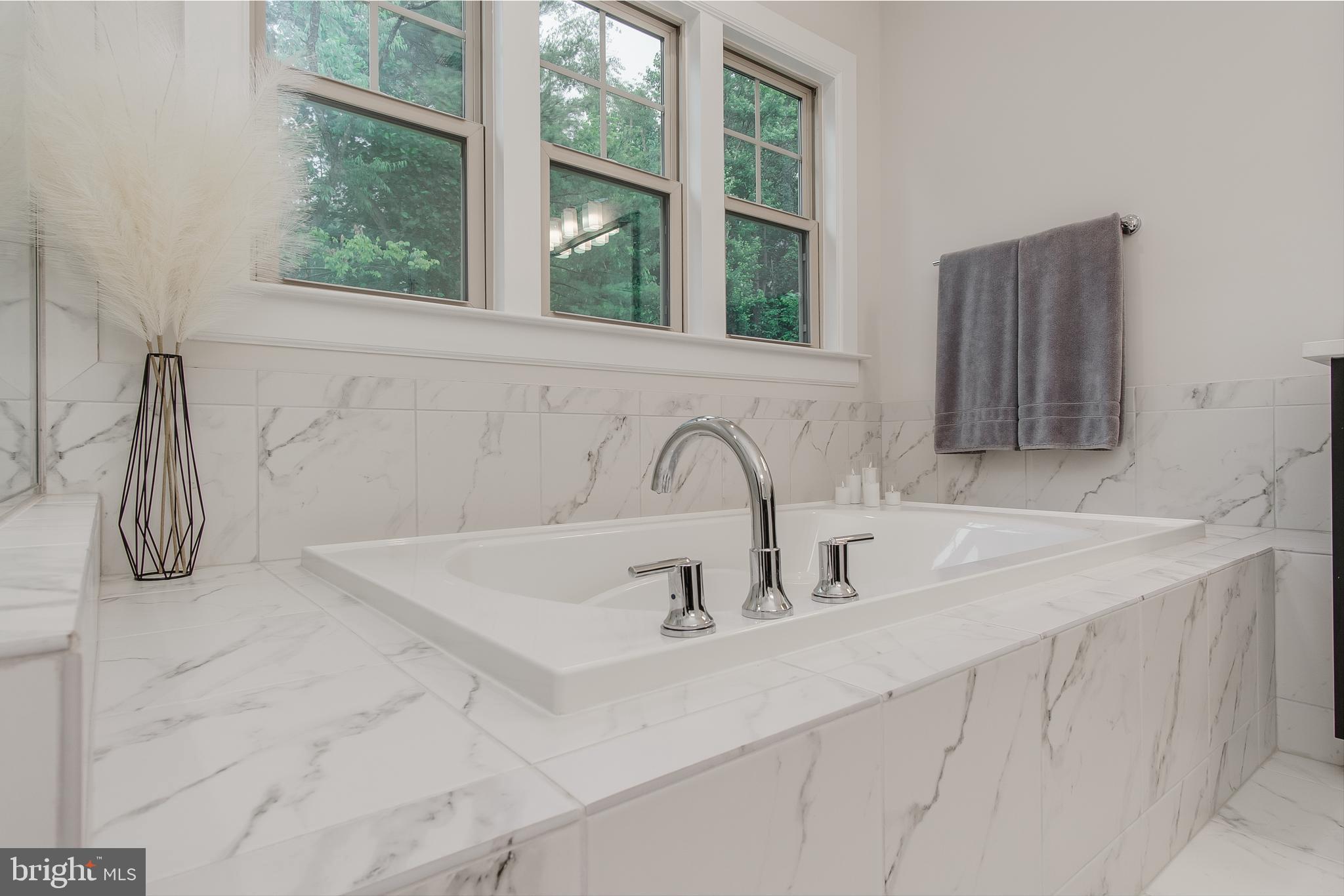 LAKE LINGANORE - Residential Lease