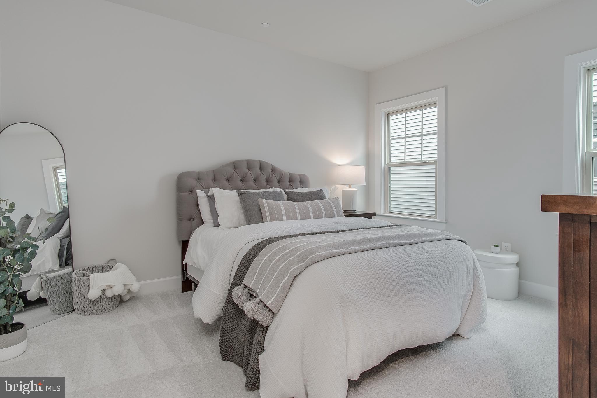 LAKE LINGANORE - Residential Lease