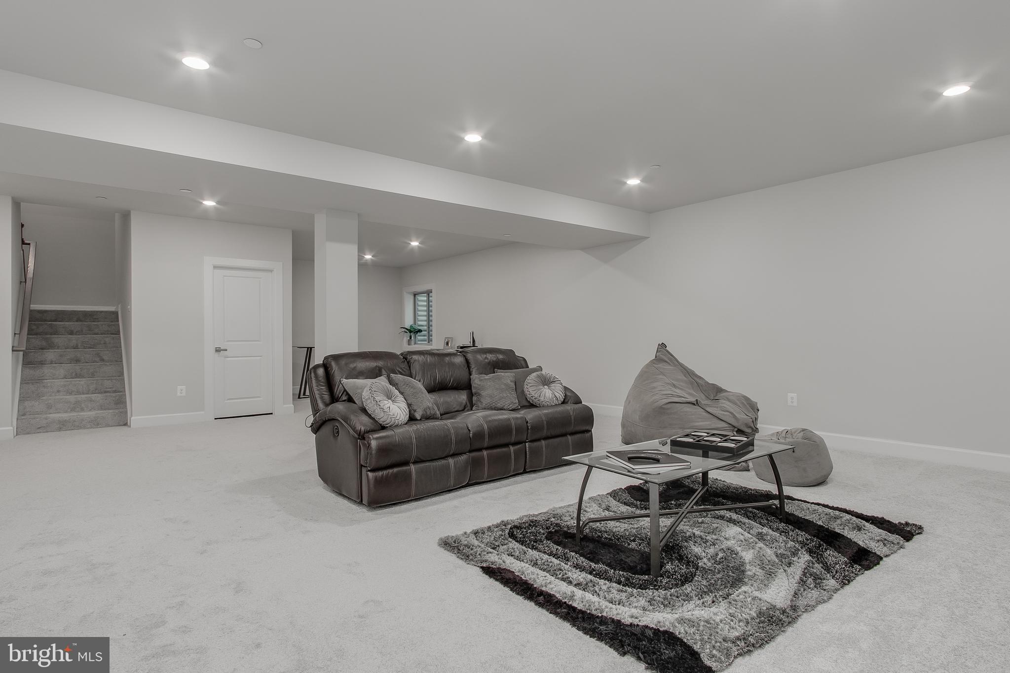 LAKE LINGANORE - Residential Lease