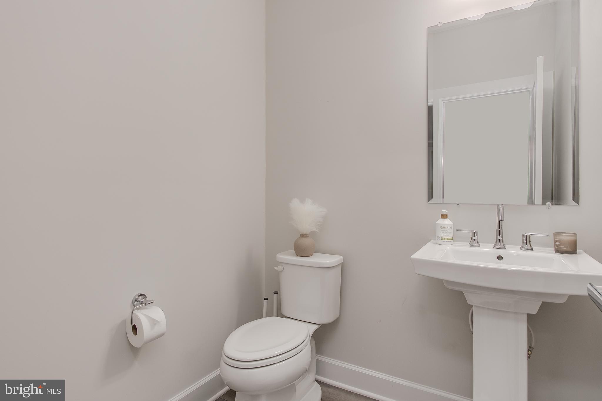 LAKE LINGANORE - Residential Lease