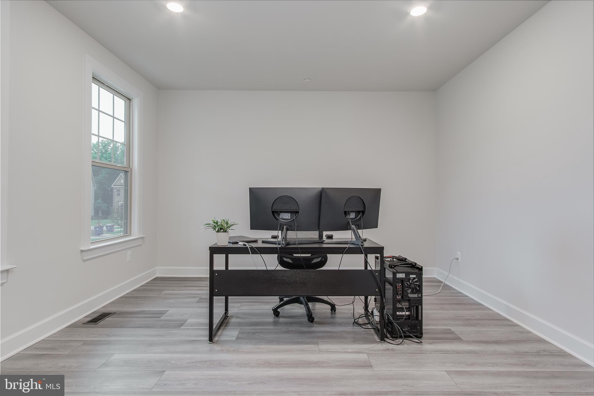 LAKE LINGANORE - Residential Lease