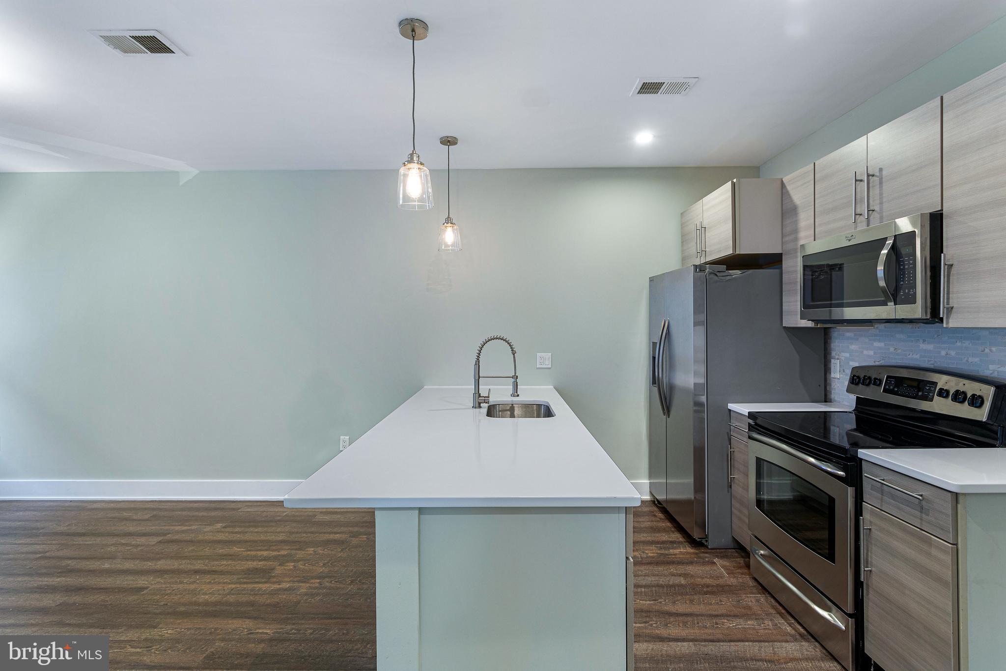 1219 K STREET NE 202