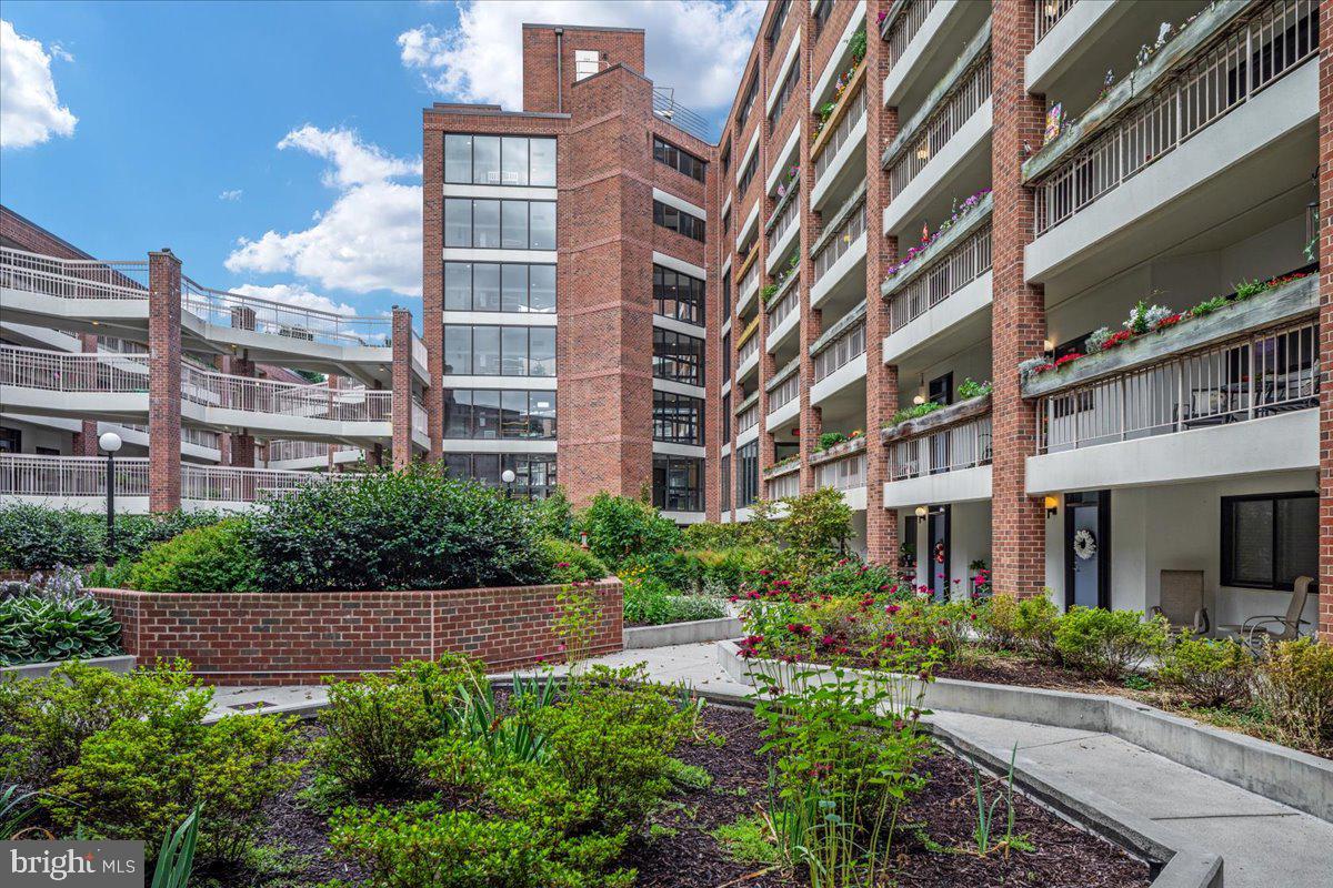 THOREAU PLACE CONDOS - Residential