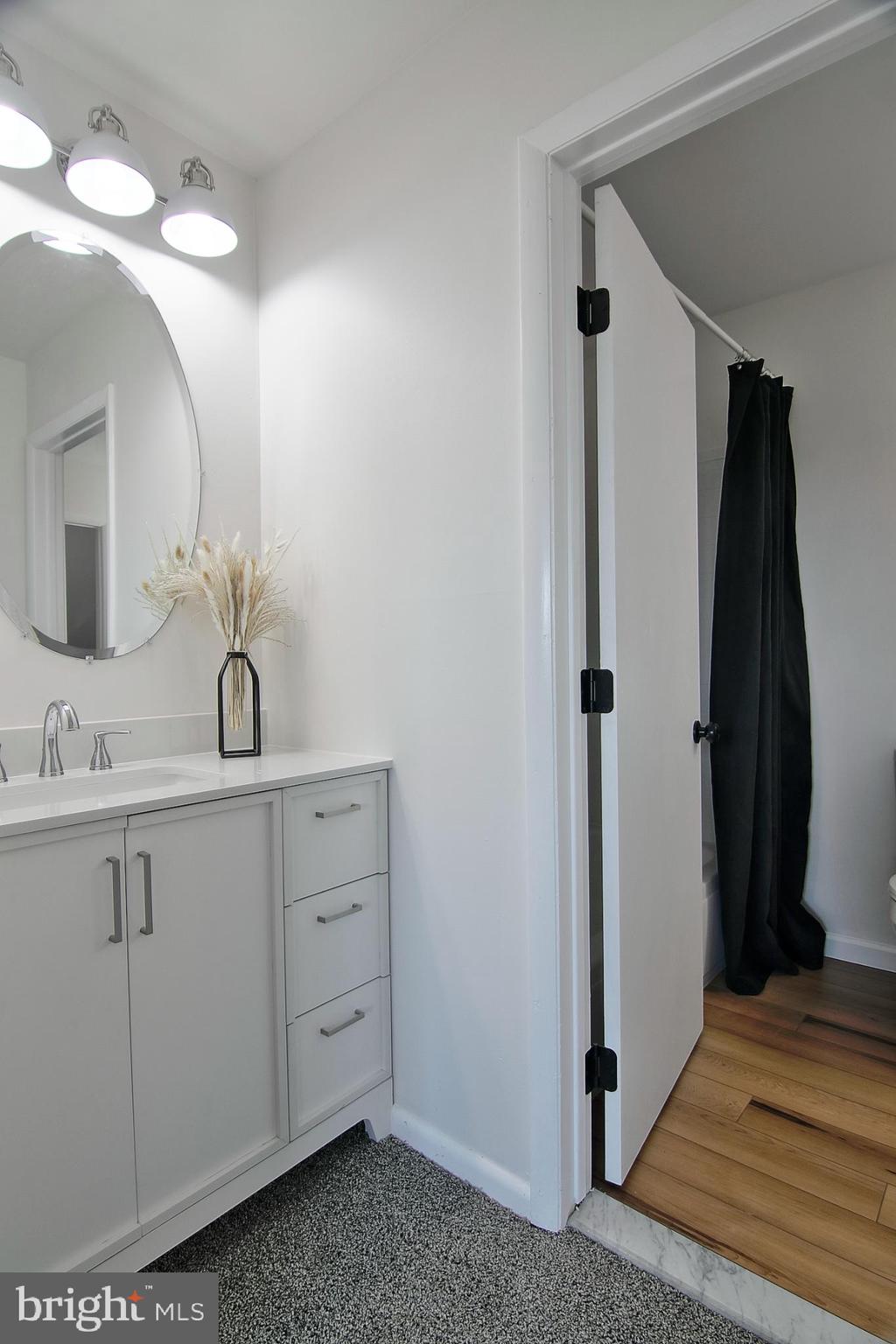 WALNUT RIDGE ESTS - Residential Lease