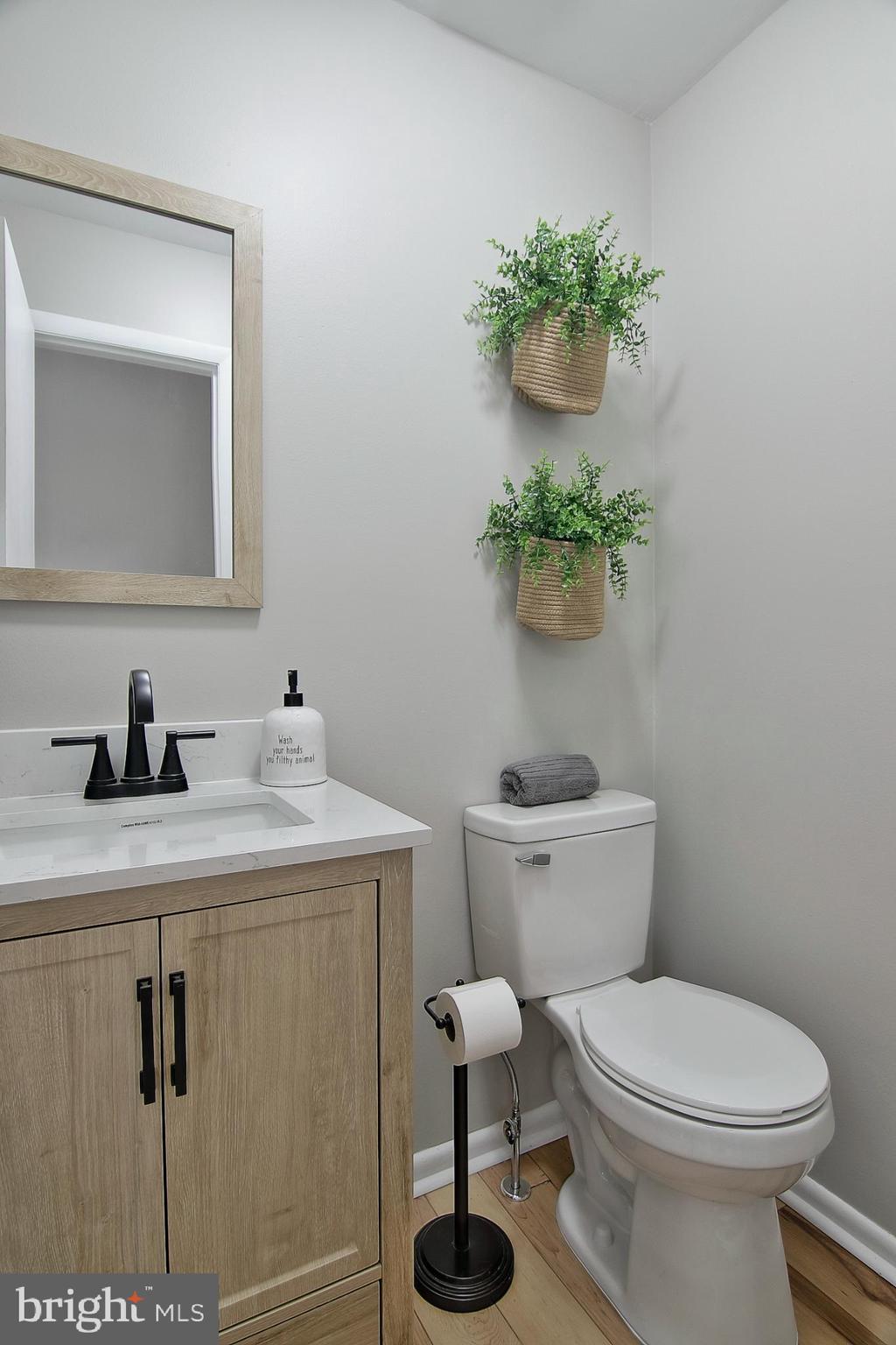 WALNUT RIDGE ESTS - Residential Lease