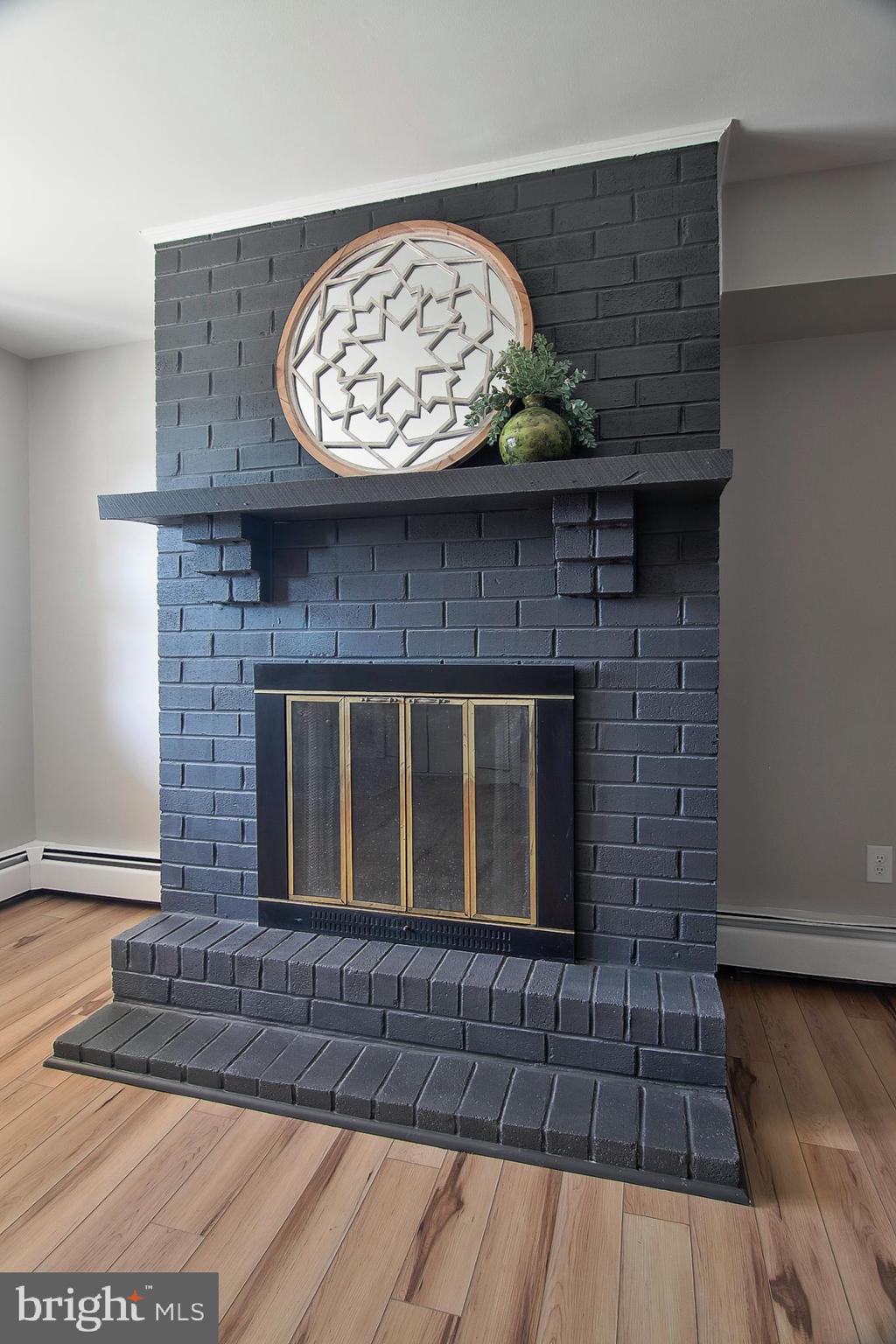 WALNUT RIDGE ESTS - Residential Lease