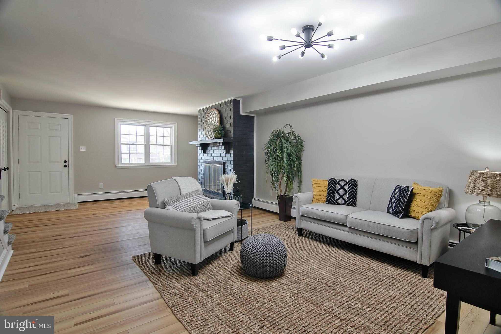 WALNUT RIDGE ESTS - Residential Lease