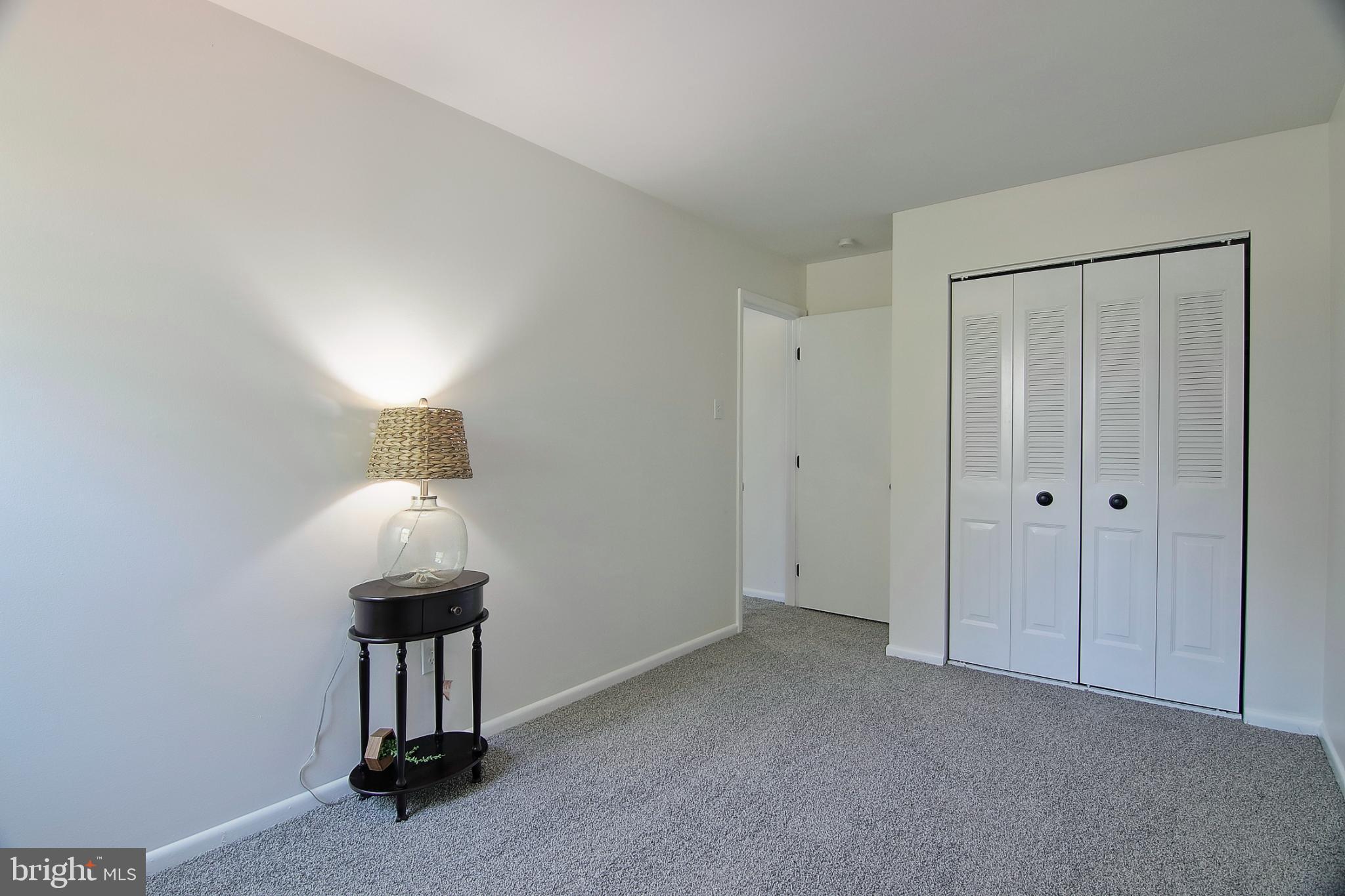 WALNUT RIDGE ESTS - Residential Lease