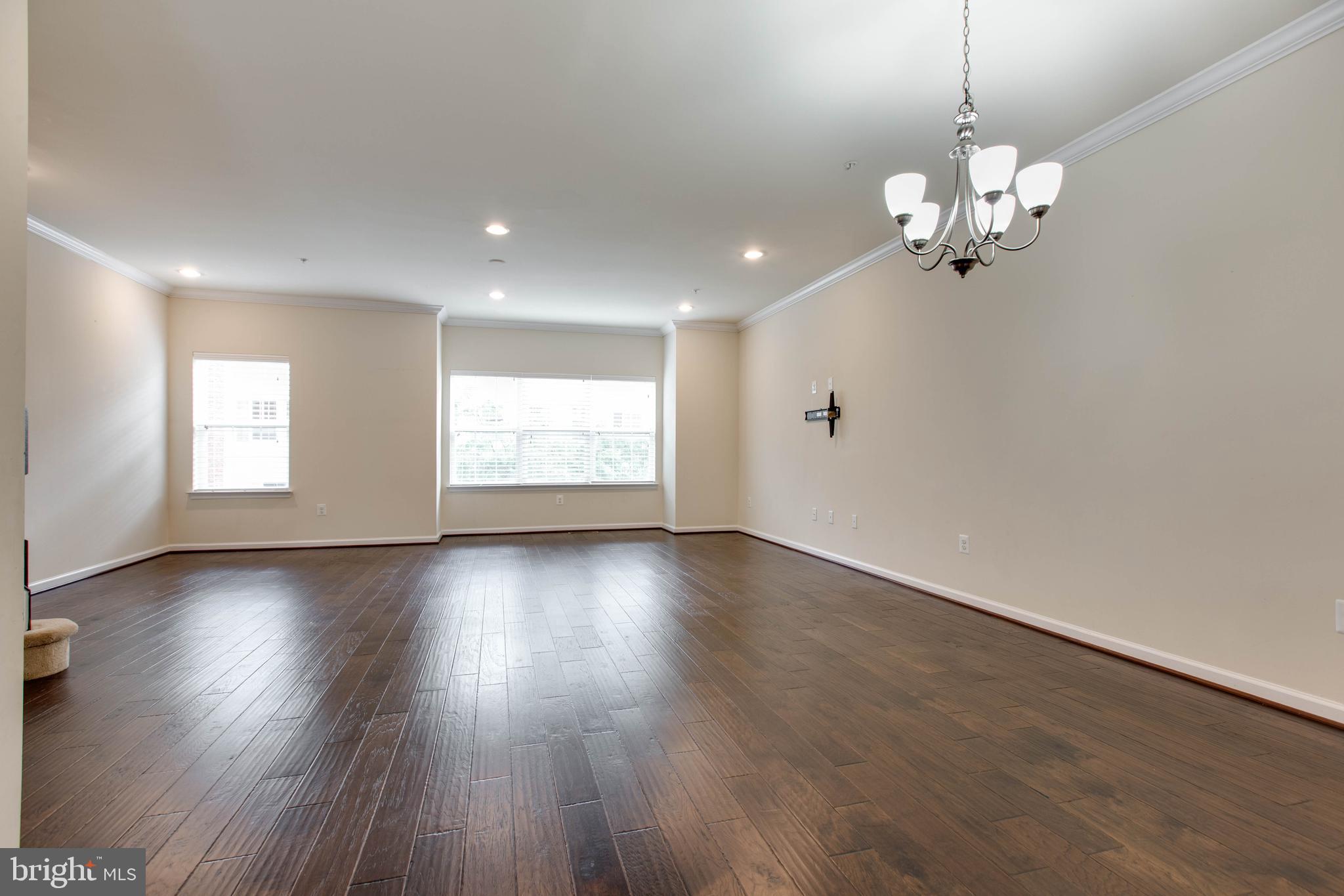 OXFORD SQUARE - Residential Lease