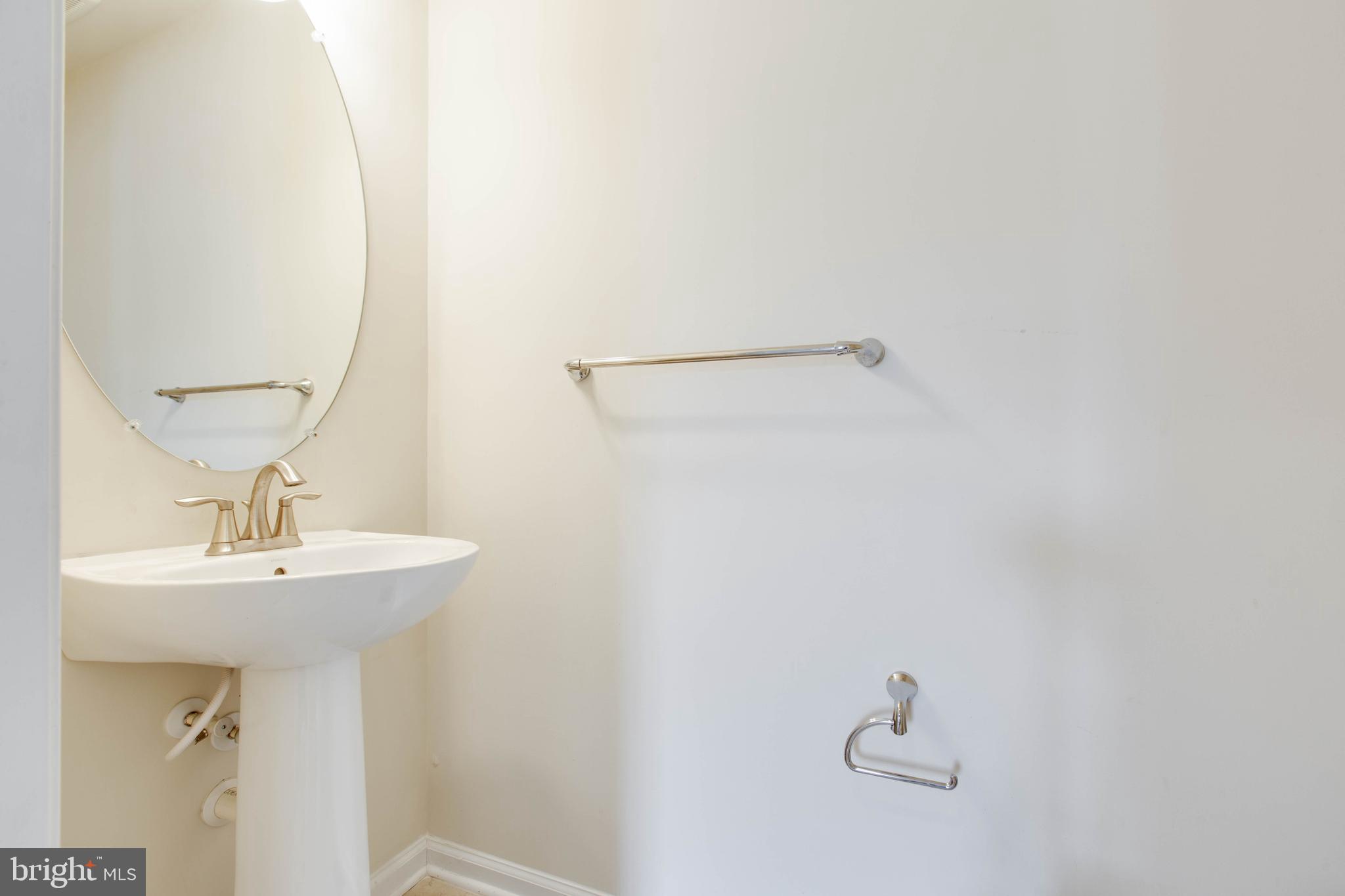 OXFORD SQUARE - Residential Lease