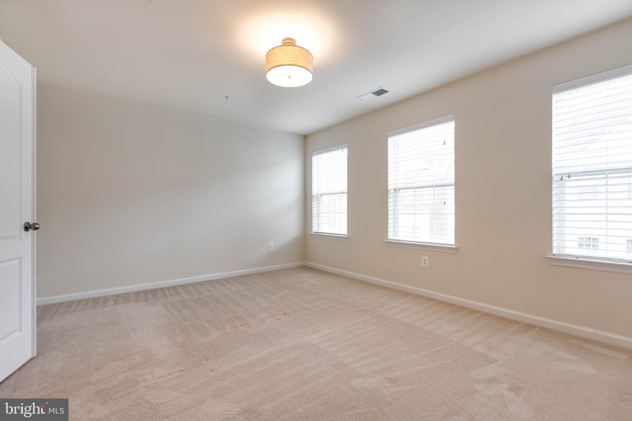 OXFORD SQUARE - Residential Lease