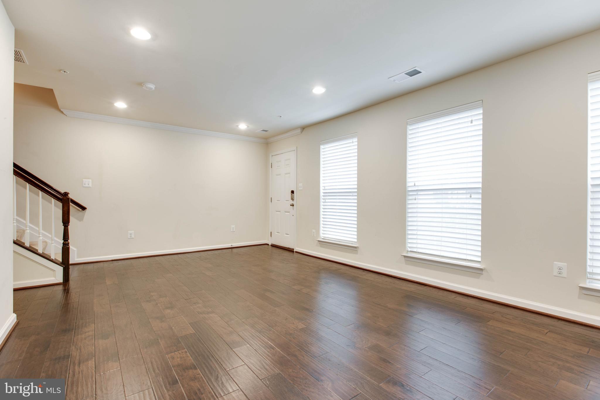 OXFORD SQUARE - Residential Lease