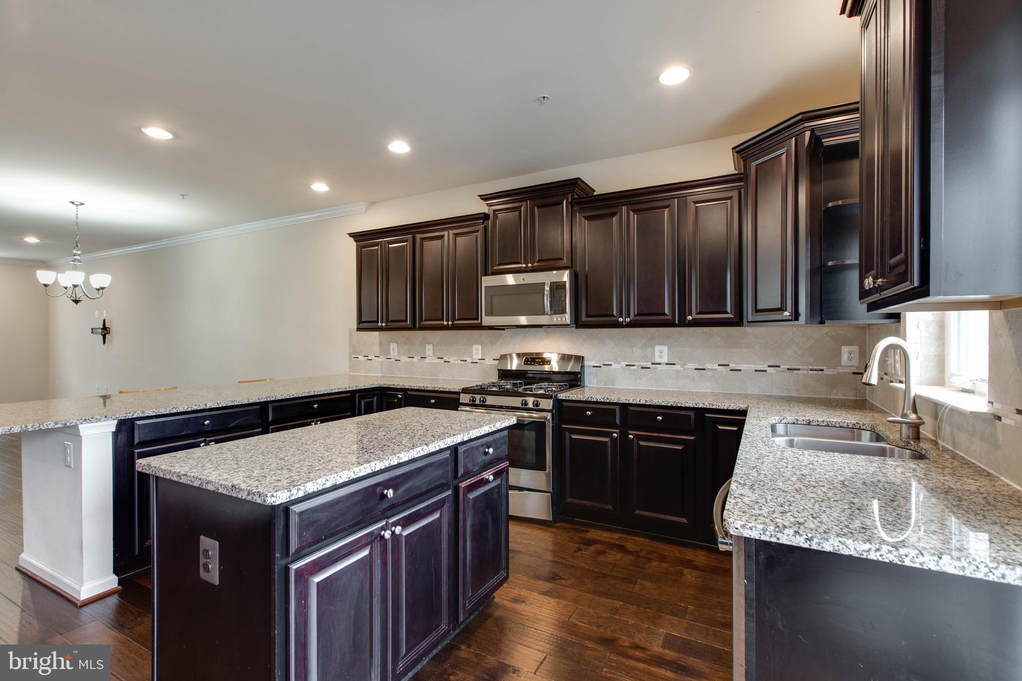 OXFORD SQUARE - Residential Lease