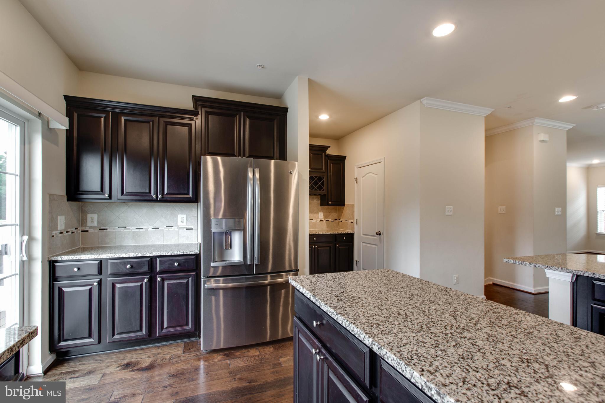 OXFORD SQUARE - Residential Lease