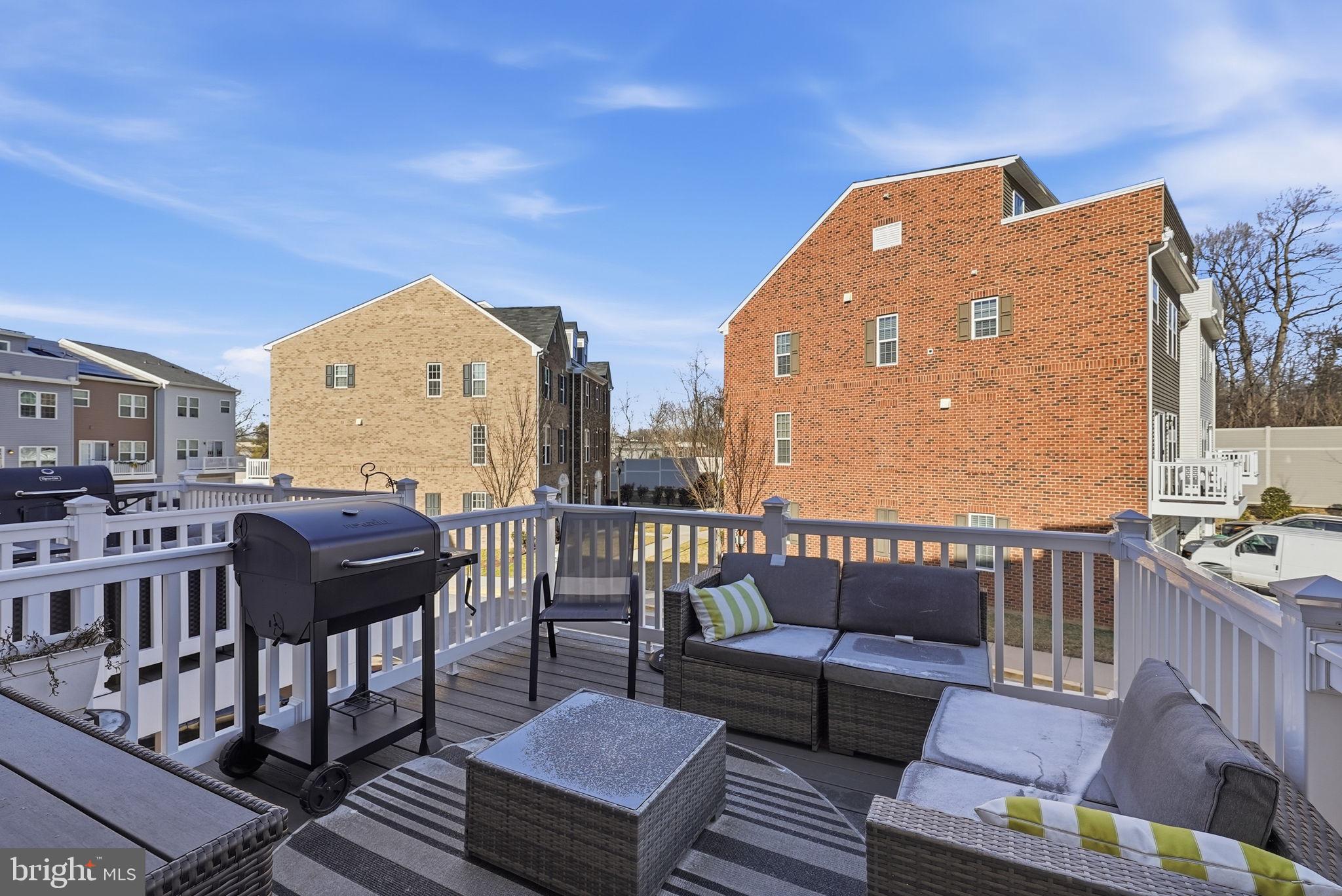 LARGO TOWN CENTER - Residential