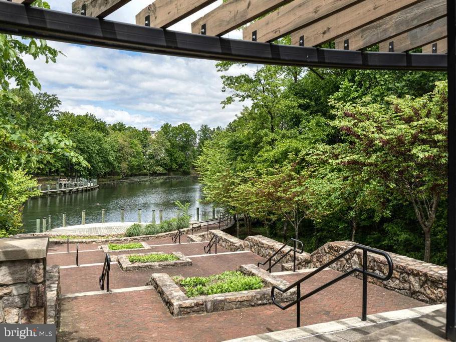 LARGO TOWN CENTER - Residential