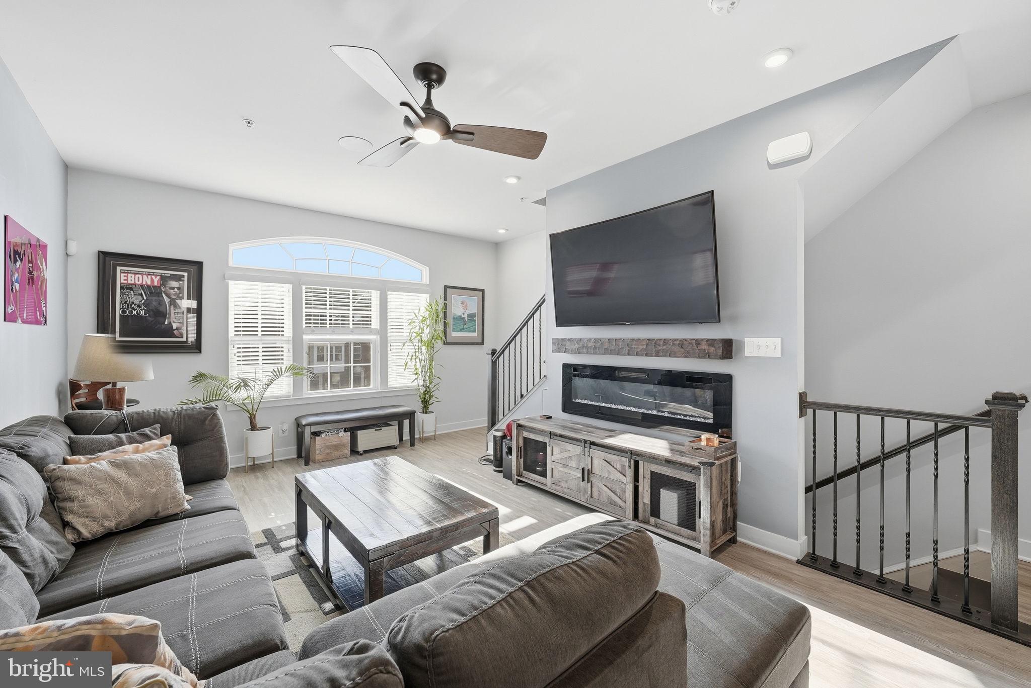 LARGO TOWN CENTER - Residential