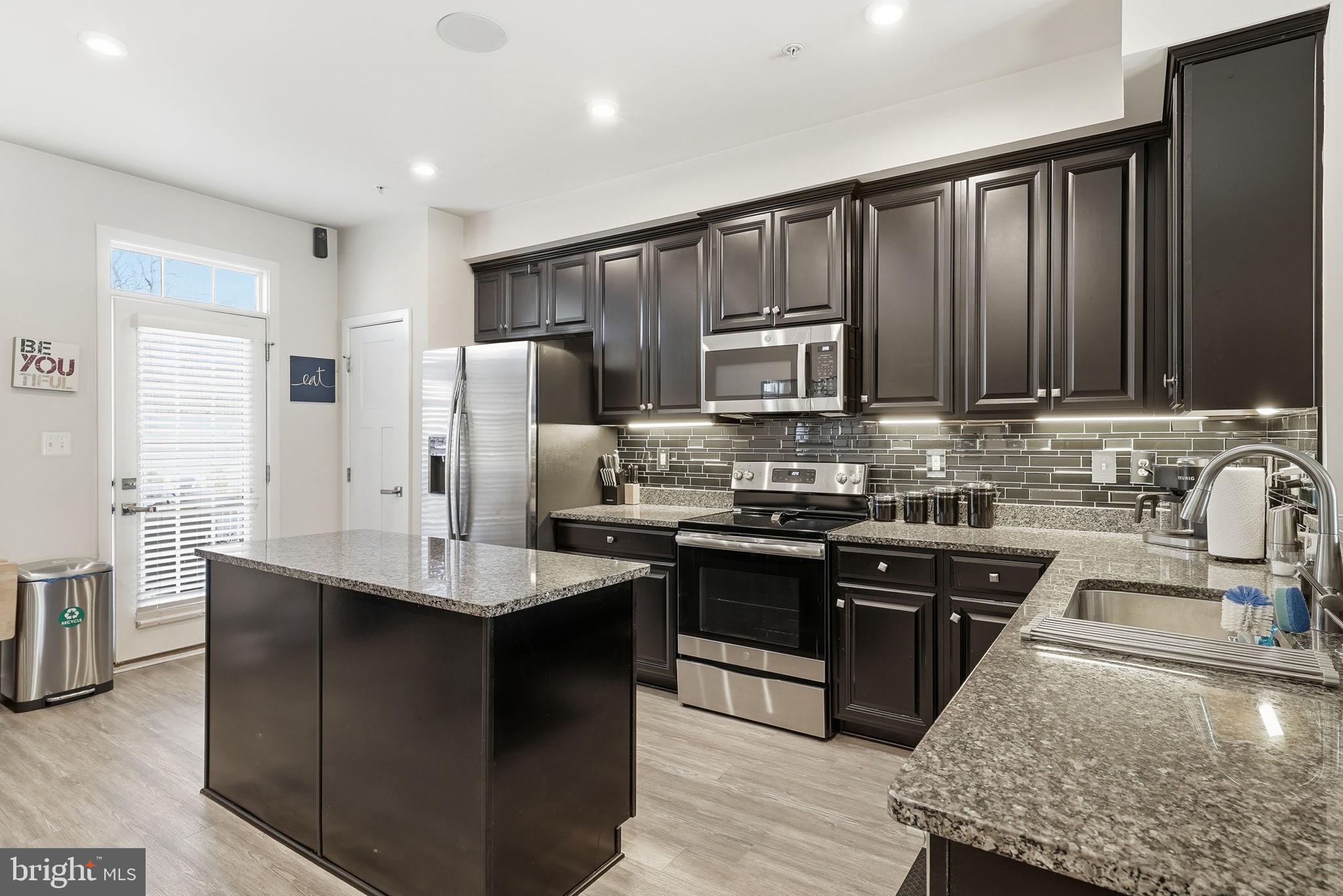 LARGO TOWN CENTER - Residential