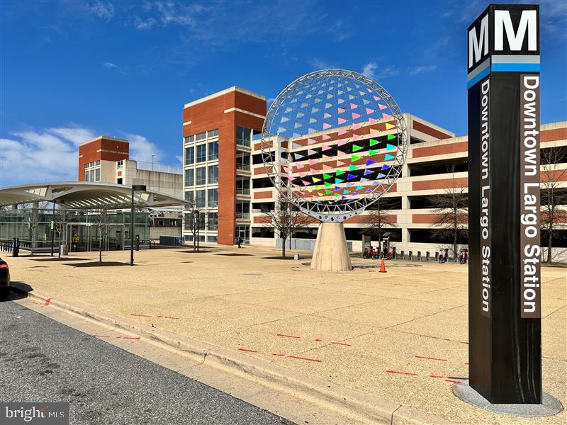 LARGO TOWN CENTER - Residential