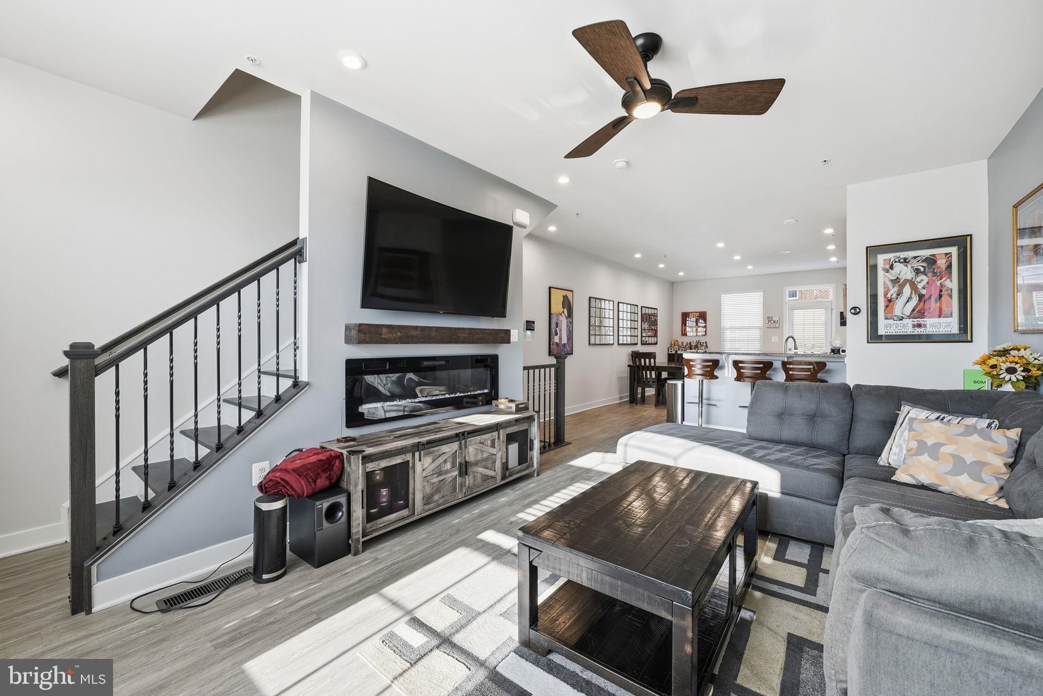 LARGO TOWN CENTER - Residential