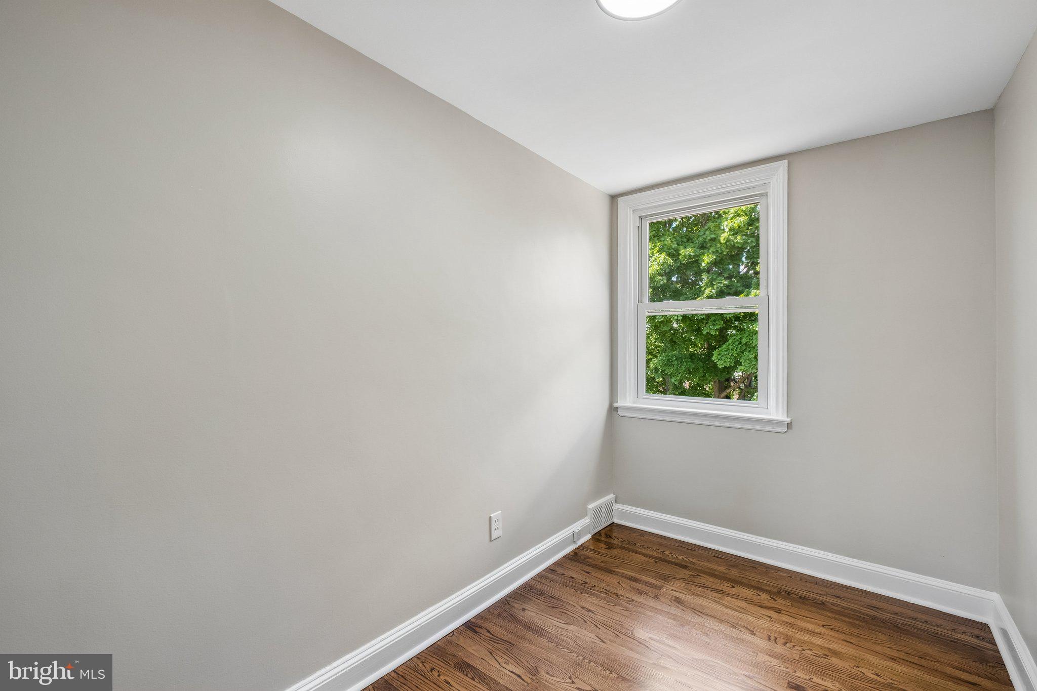 CLIFTON HEIGHTS - Residential