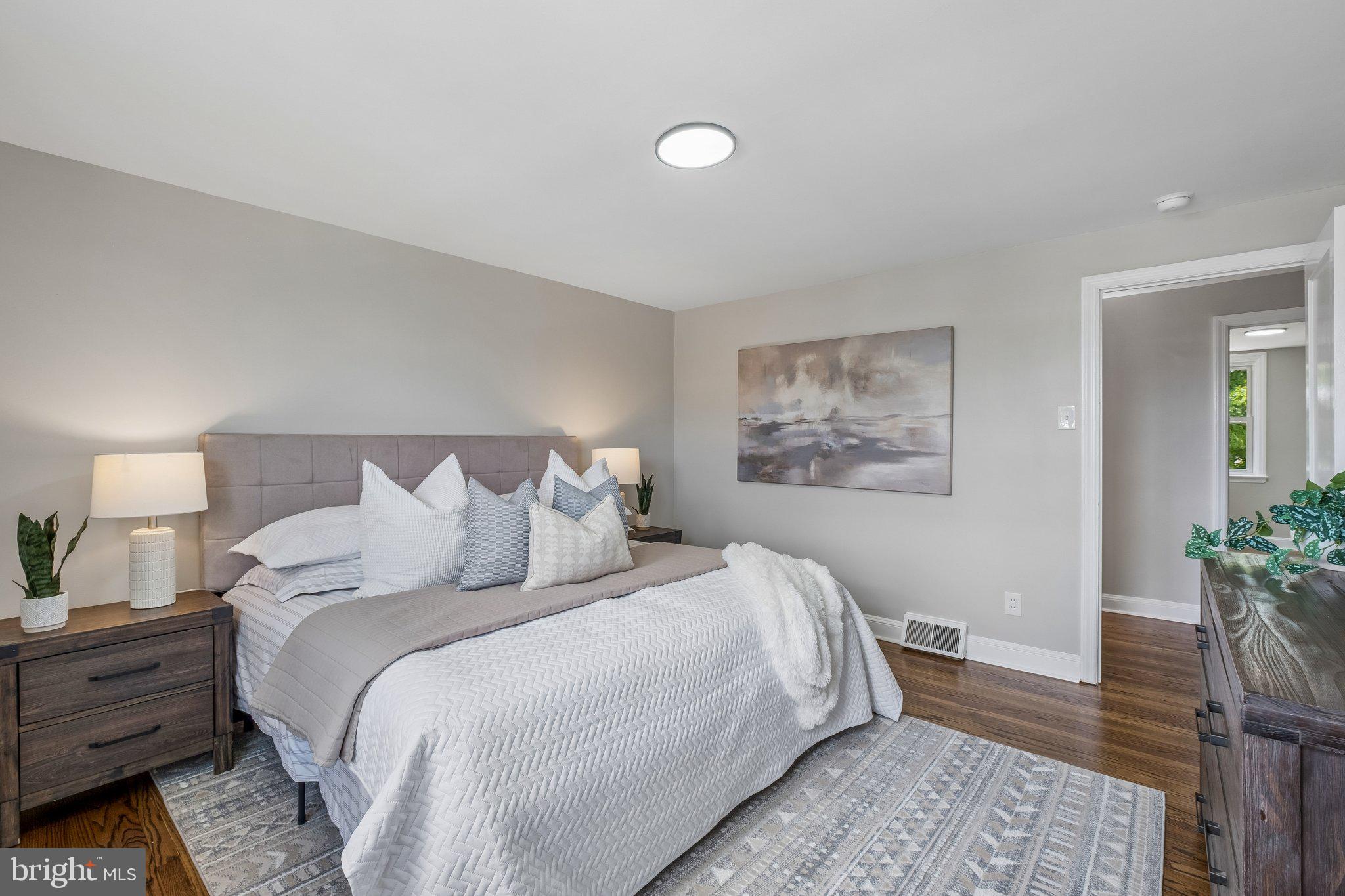 CLIFTON HEIGHTS - Residential