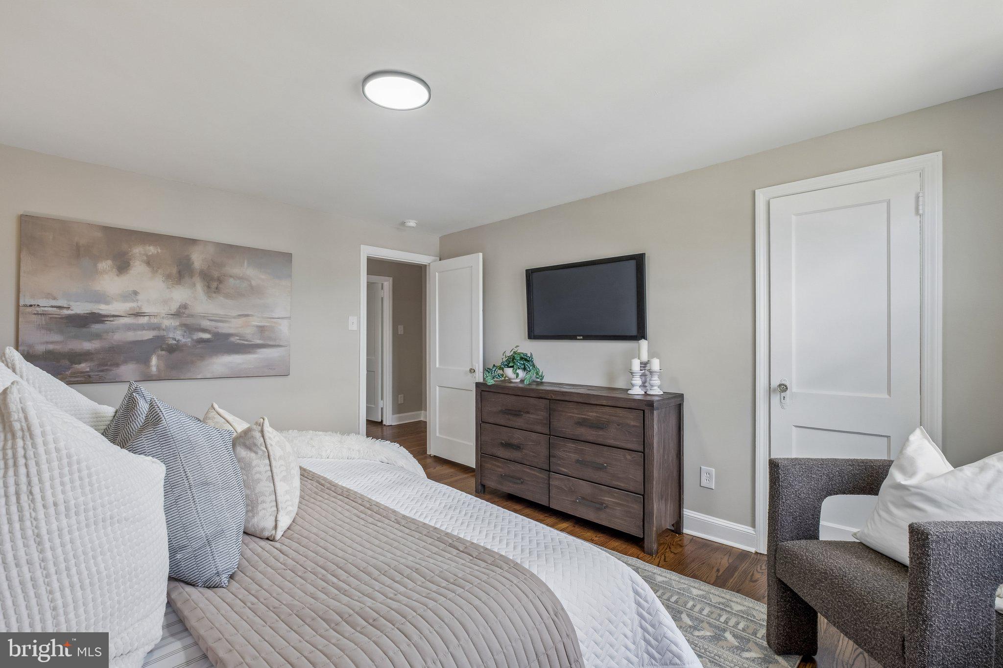 CLIFTON HEIGHTS - Residential