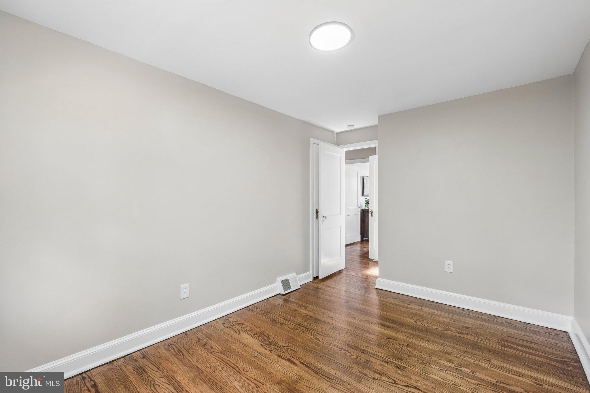 CLIFTON HEIGHTS - Residential