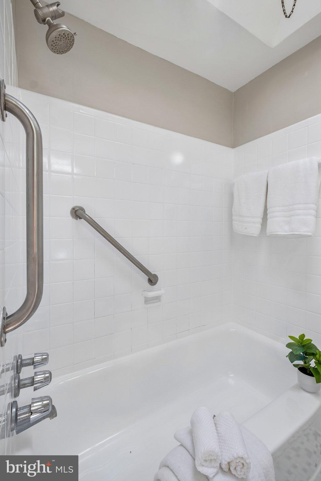 CLIFTON HEIGHTS - Residential