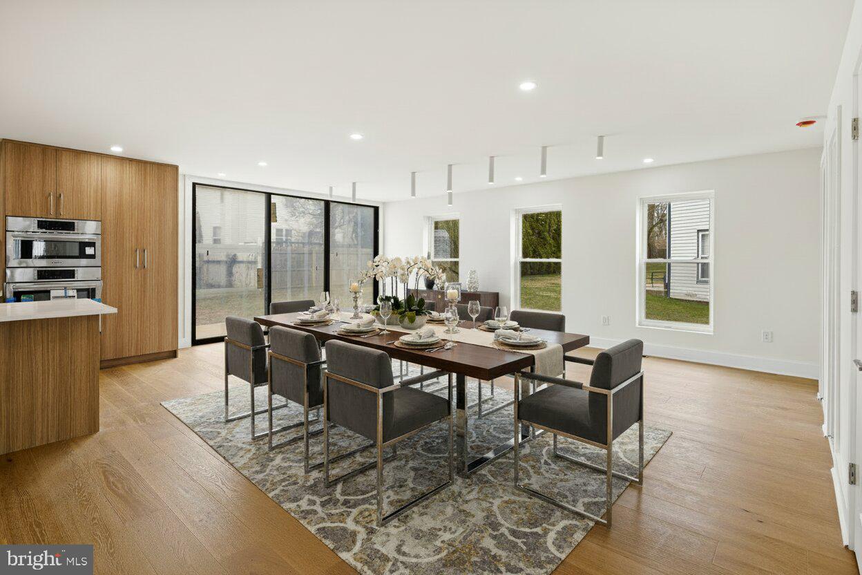 COUNTRY LANE - Residential