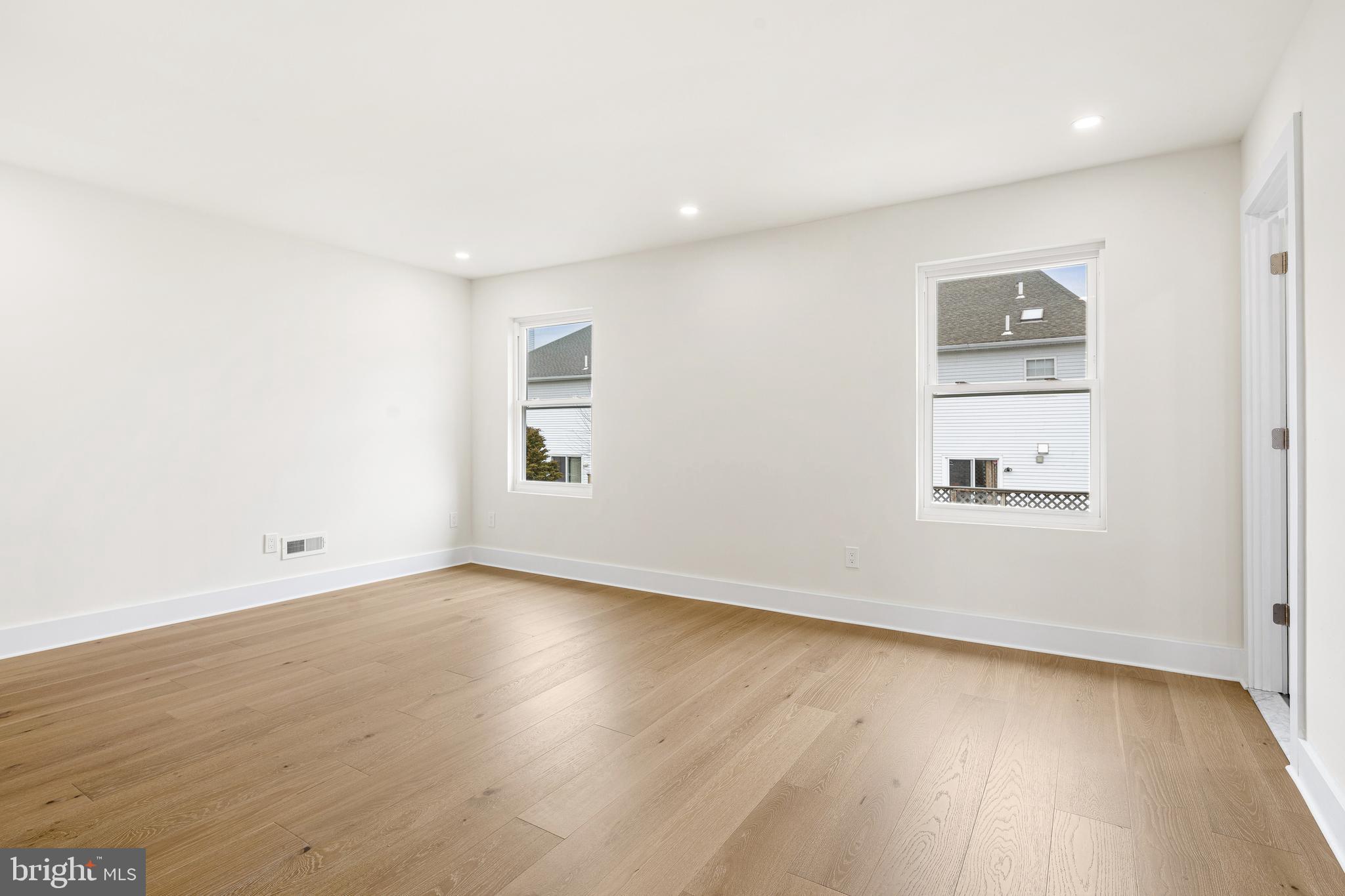 COUNTRY LANE - Residential