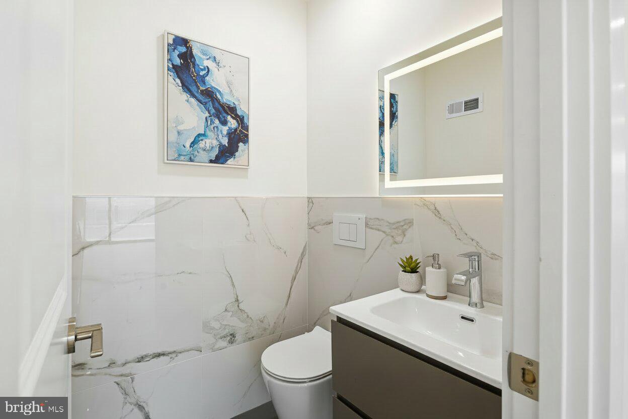 COUNTRY LANE - Residential