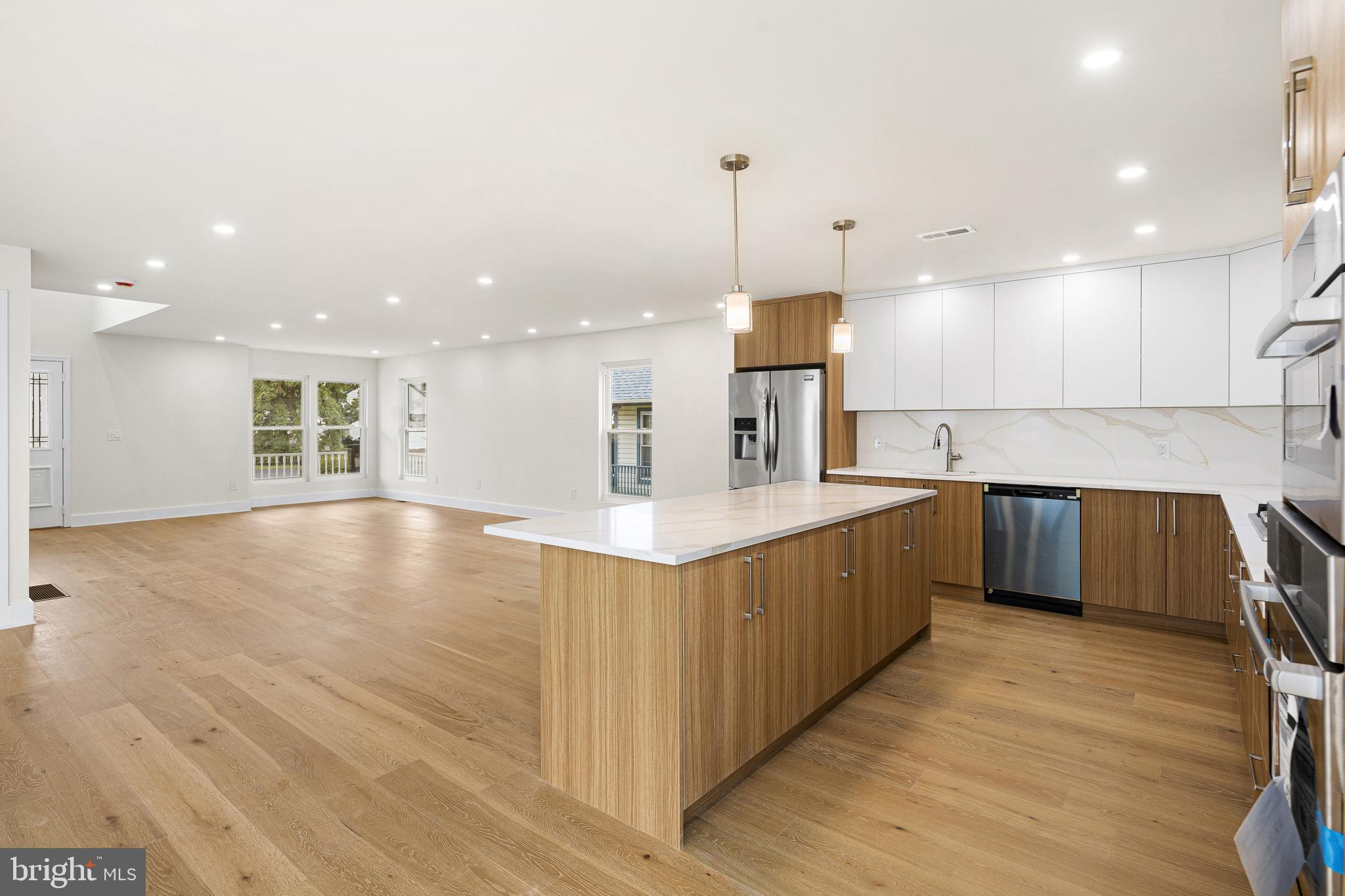 COUNTRY LANE - Residential