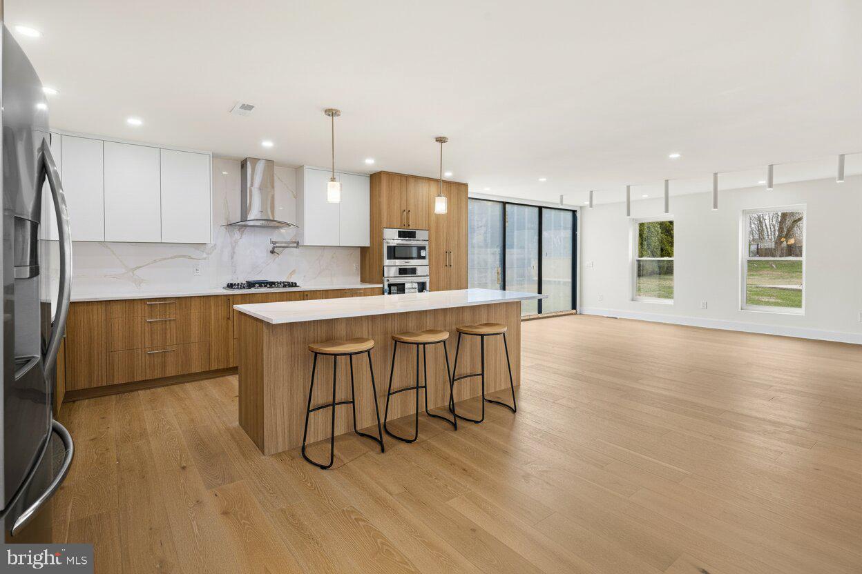 COUNTRY LANE - Residential