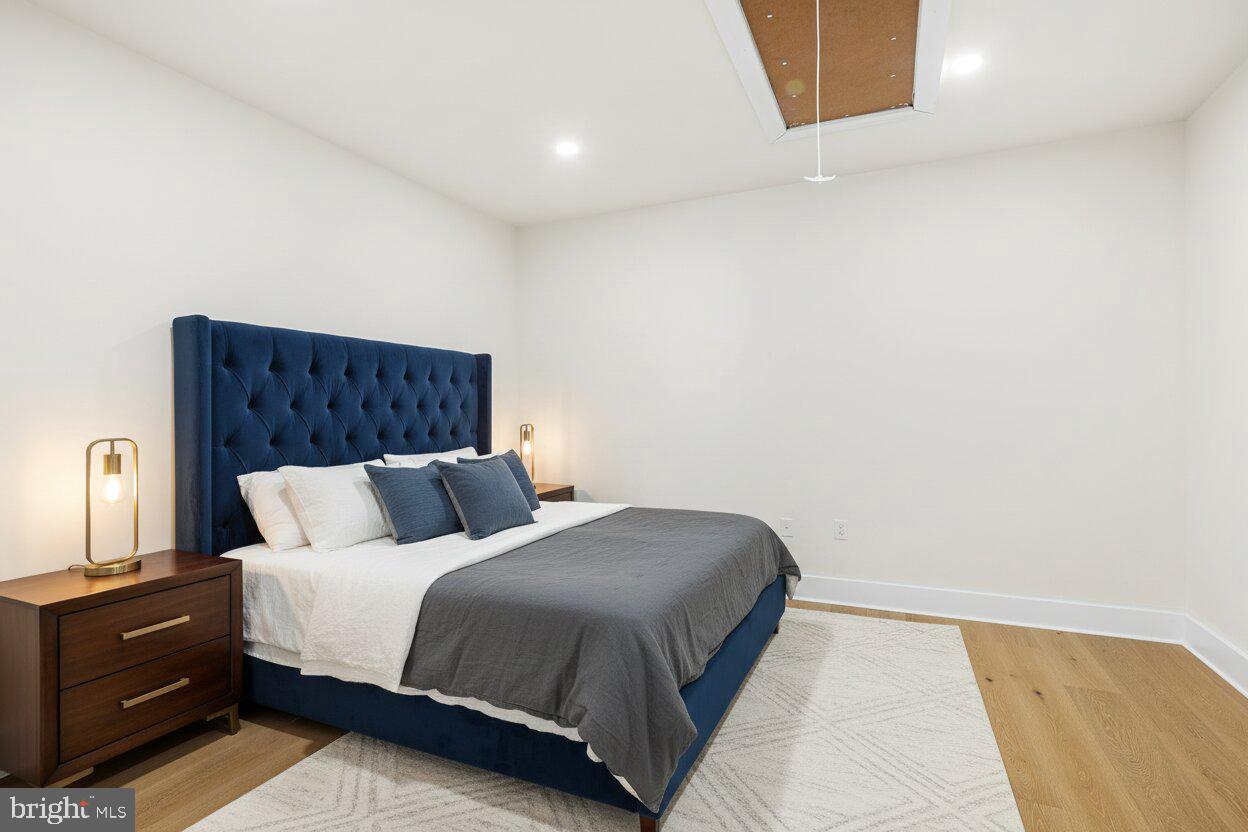 COUNTRY LANE - Residential