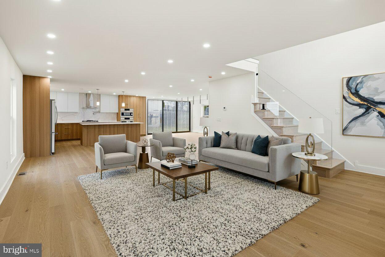 COUNTRY LANE - Residential