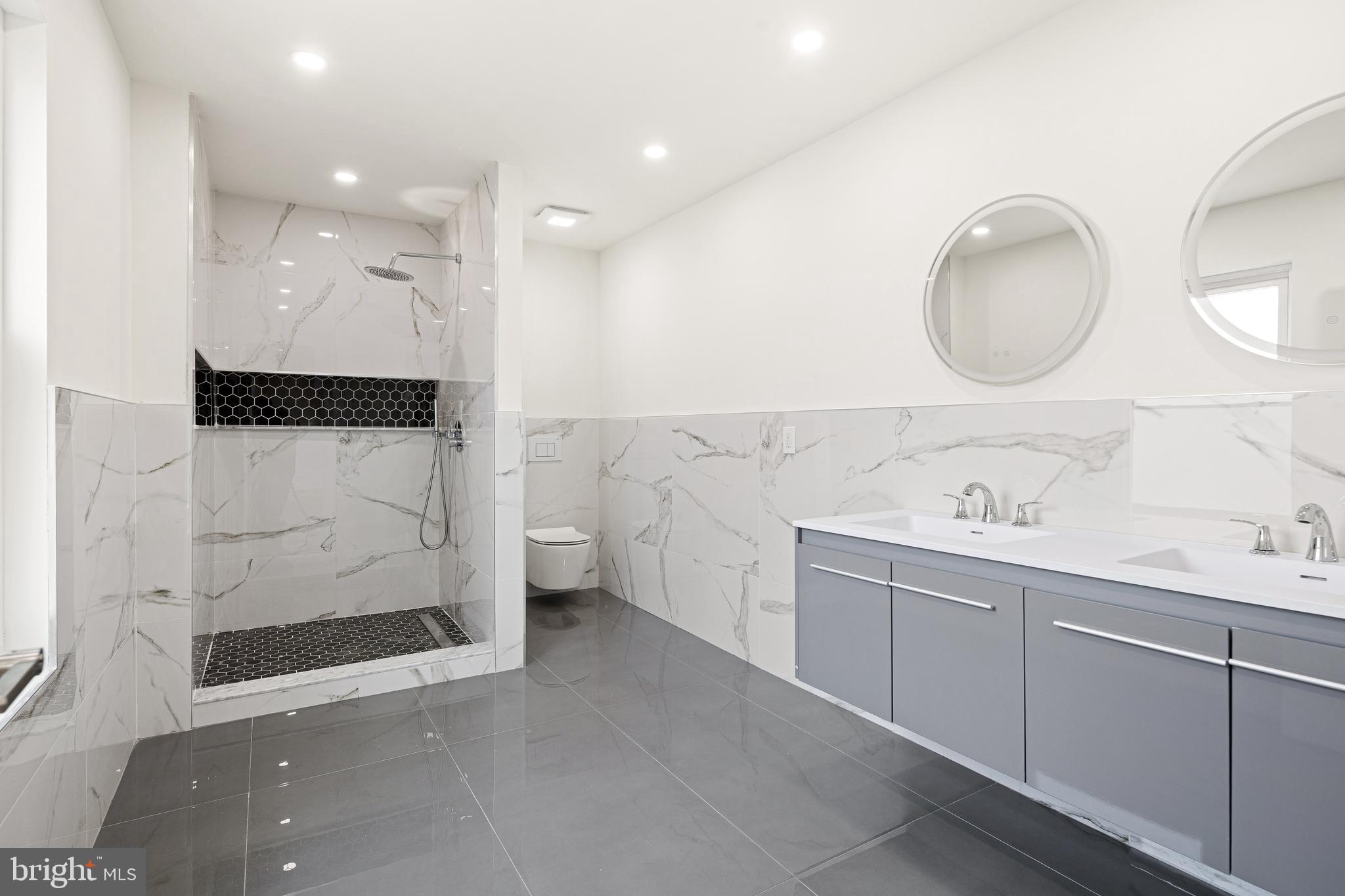 COUNTRY LANE - Residential