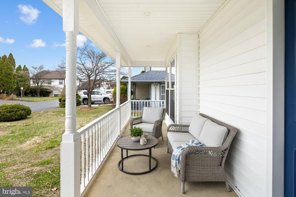 COUNTRY LANE - Residential