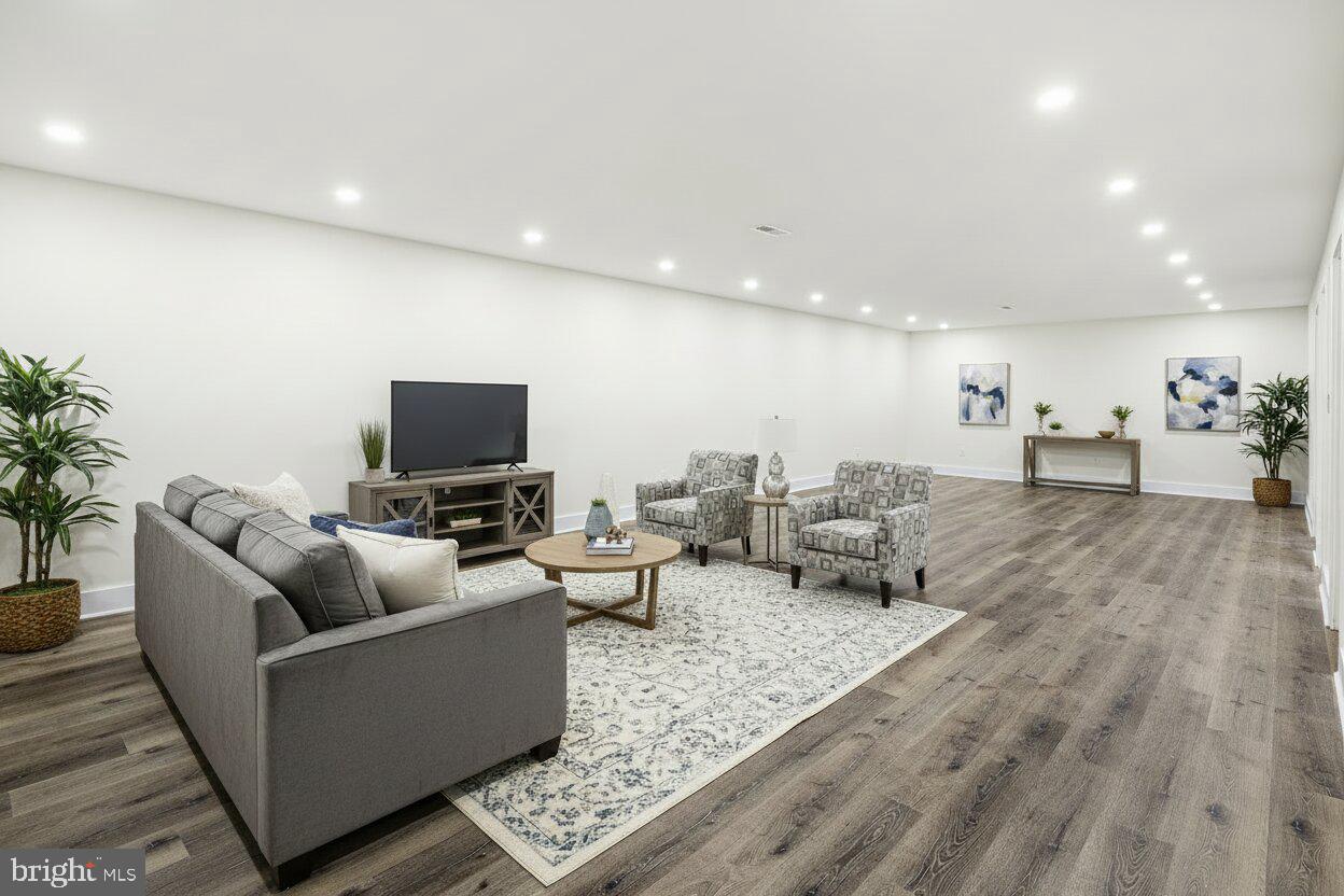 COUNTRY LANE - Residential