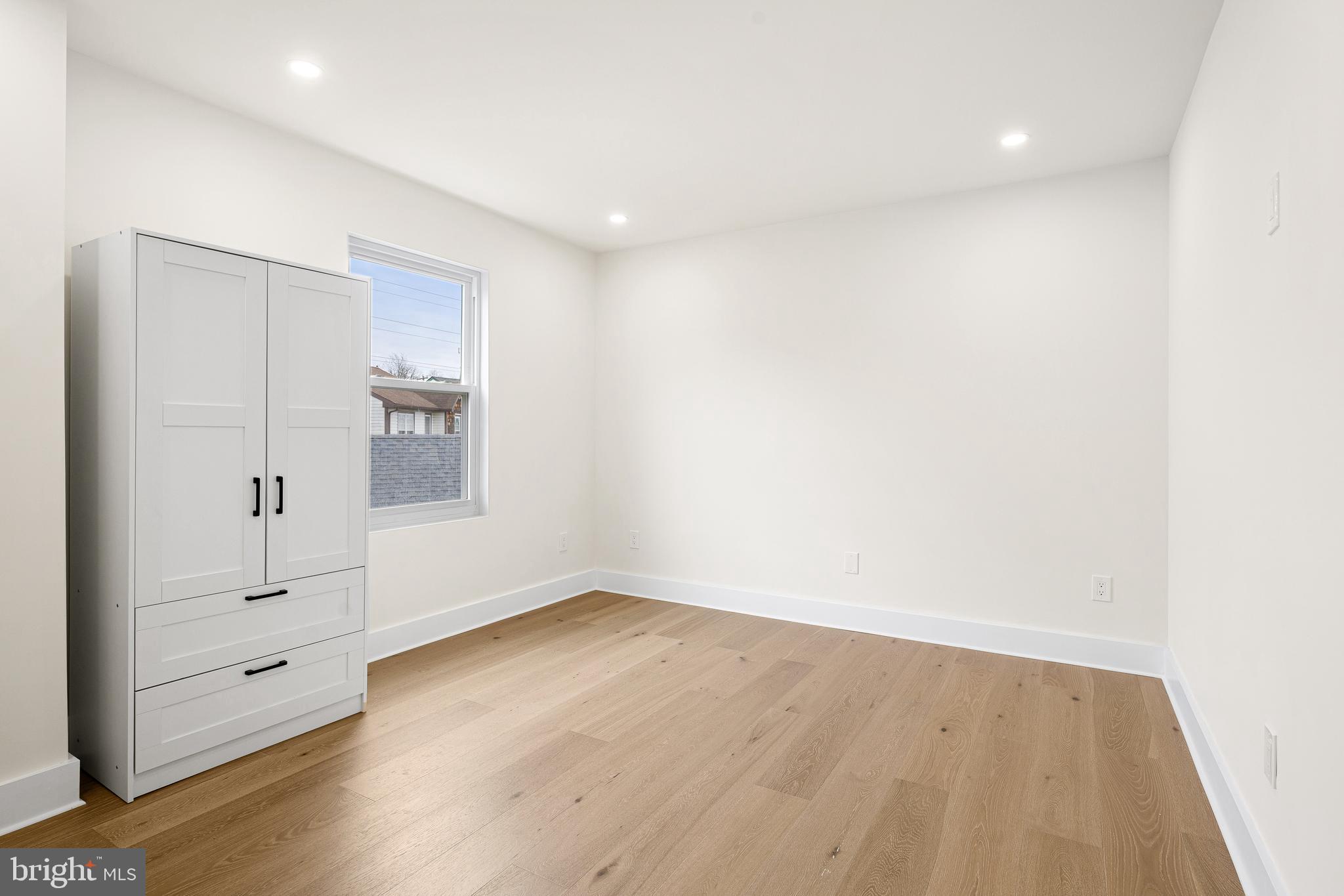 COUNTRY LANE - Residential