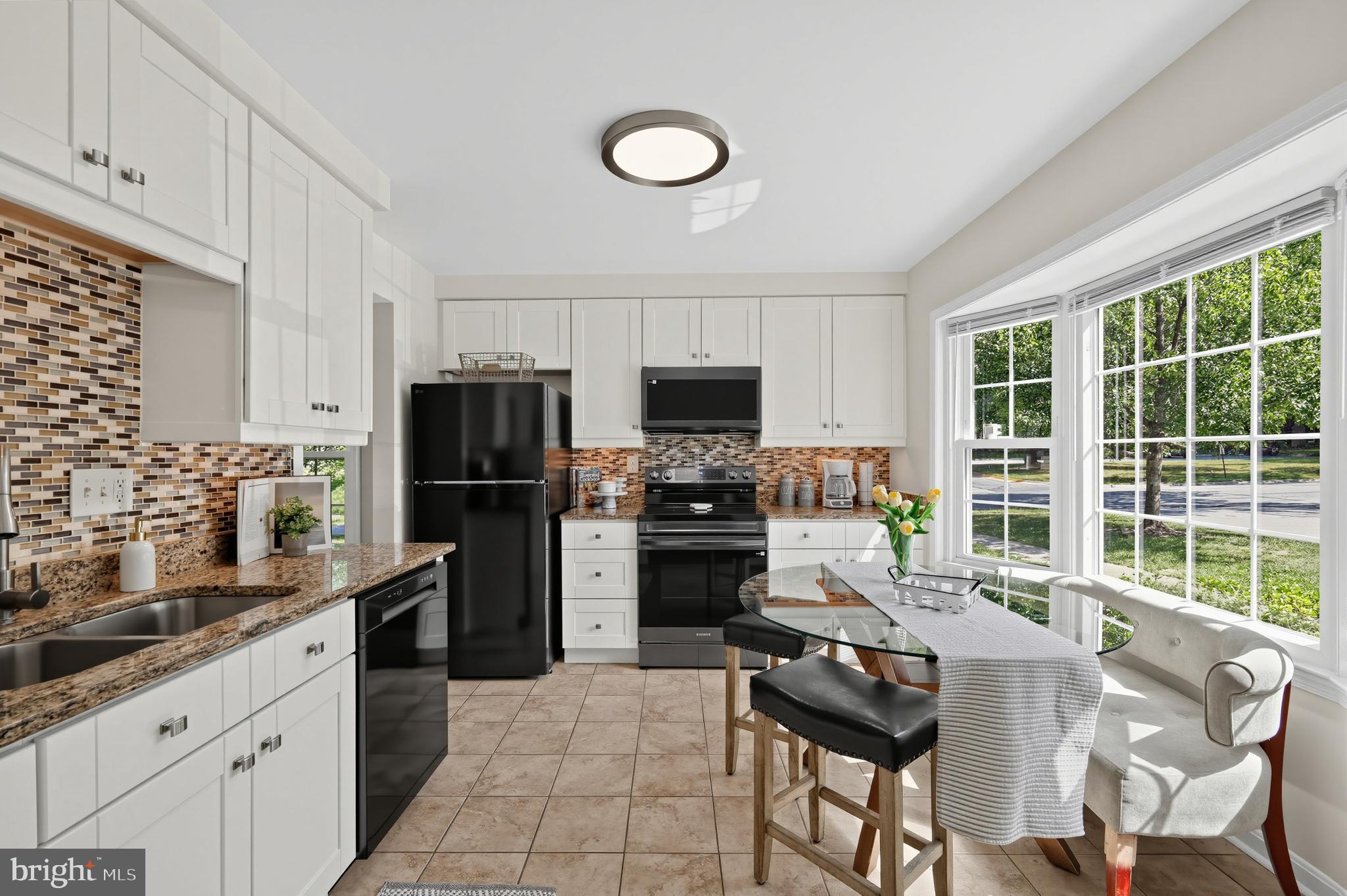 9901 MAPLE LEAF DRIVE